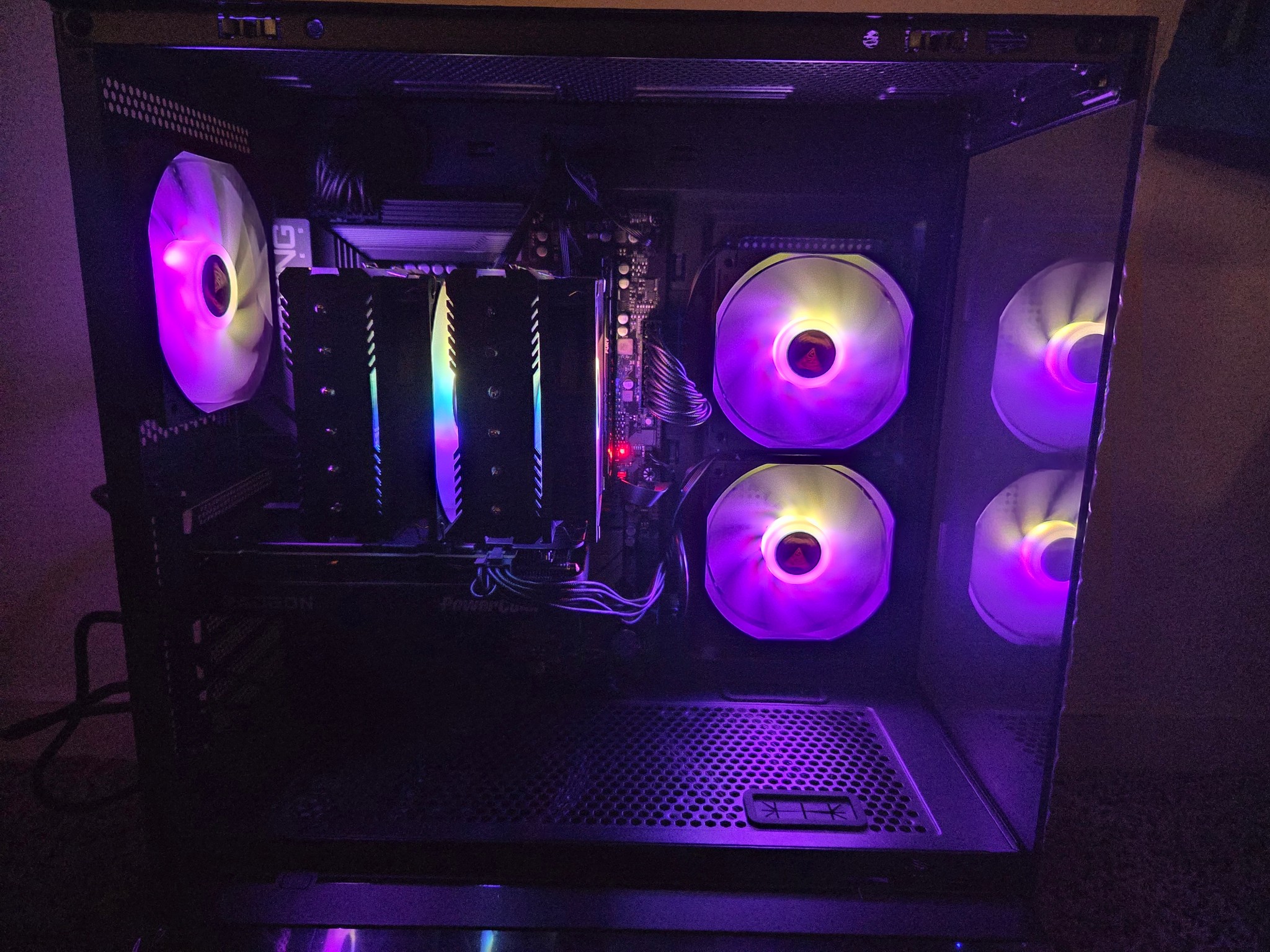 Low Key Gaming Beast/Custom PC Build/9060xt/7600x/32GB DDR5 CL30