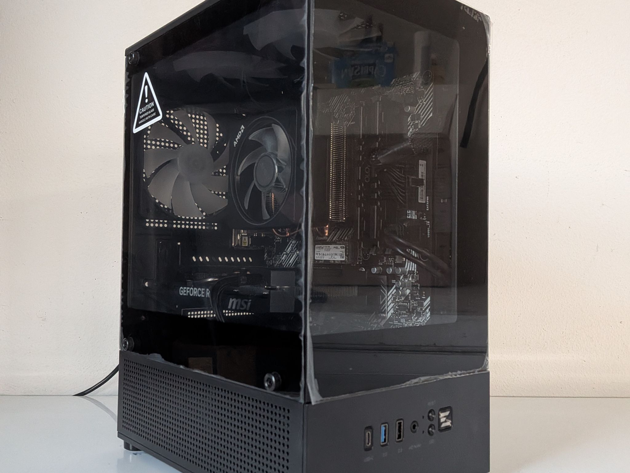 Gaming PC / Ryzen 5 5500 / RTX 5050 / 16 GB DDR4 / Windows 11 Home