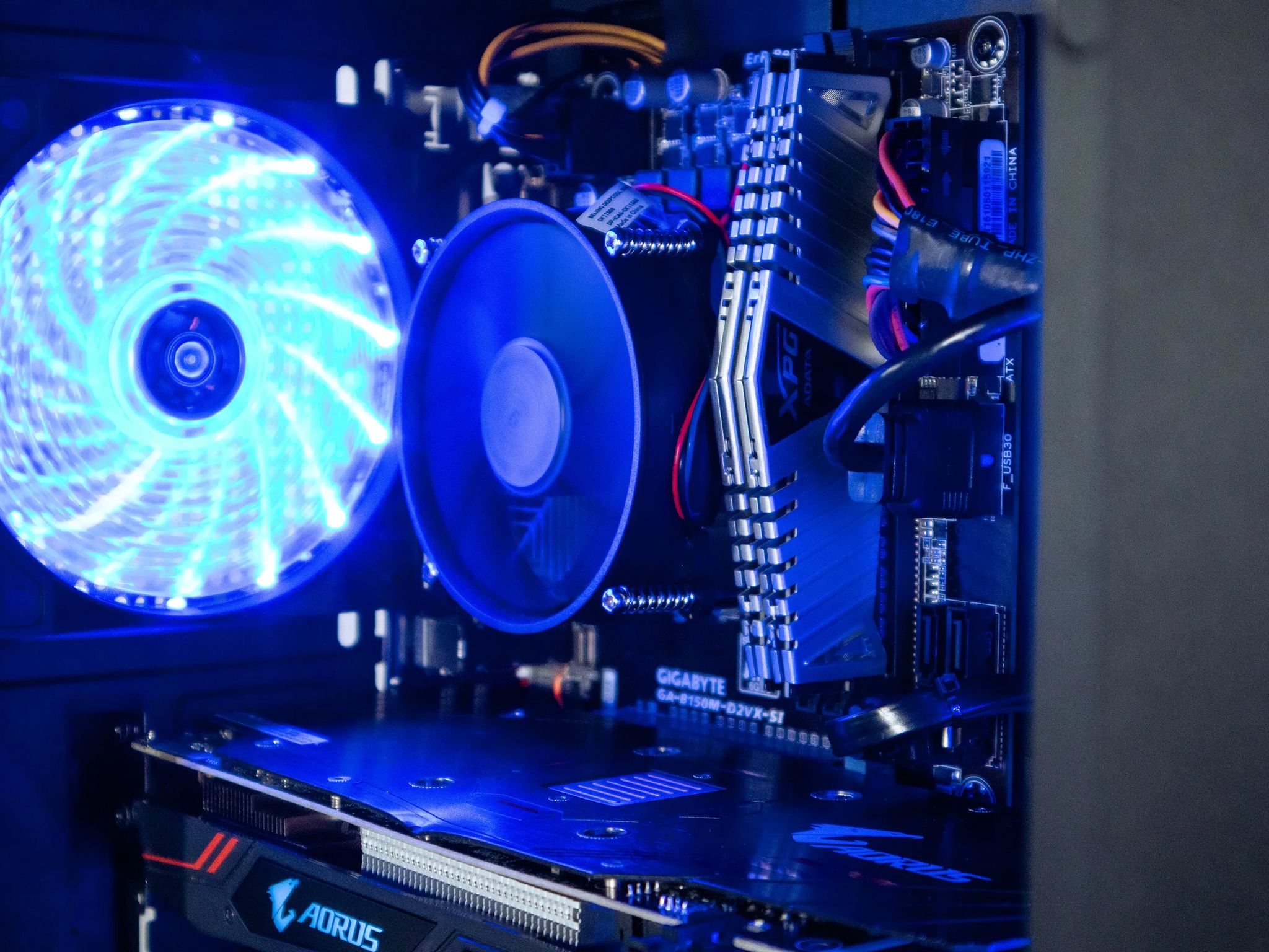 GS6X GTX 1060 16GB Windows 10 Intel i5 1200GB Gaming Desktop