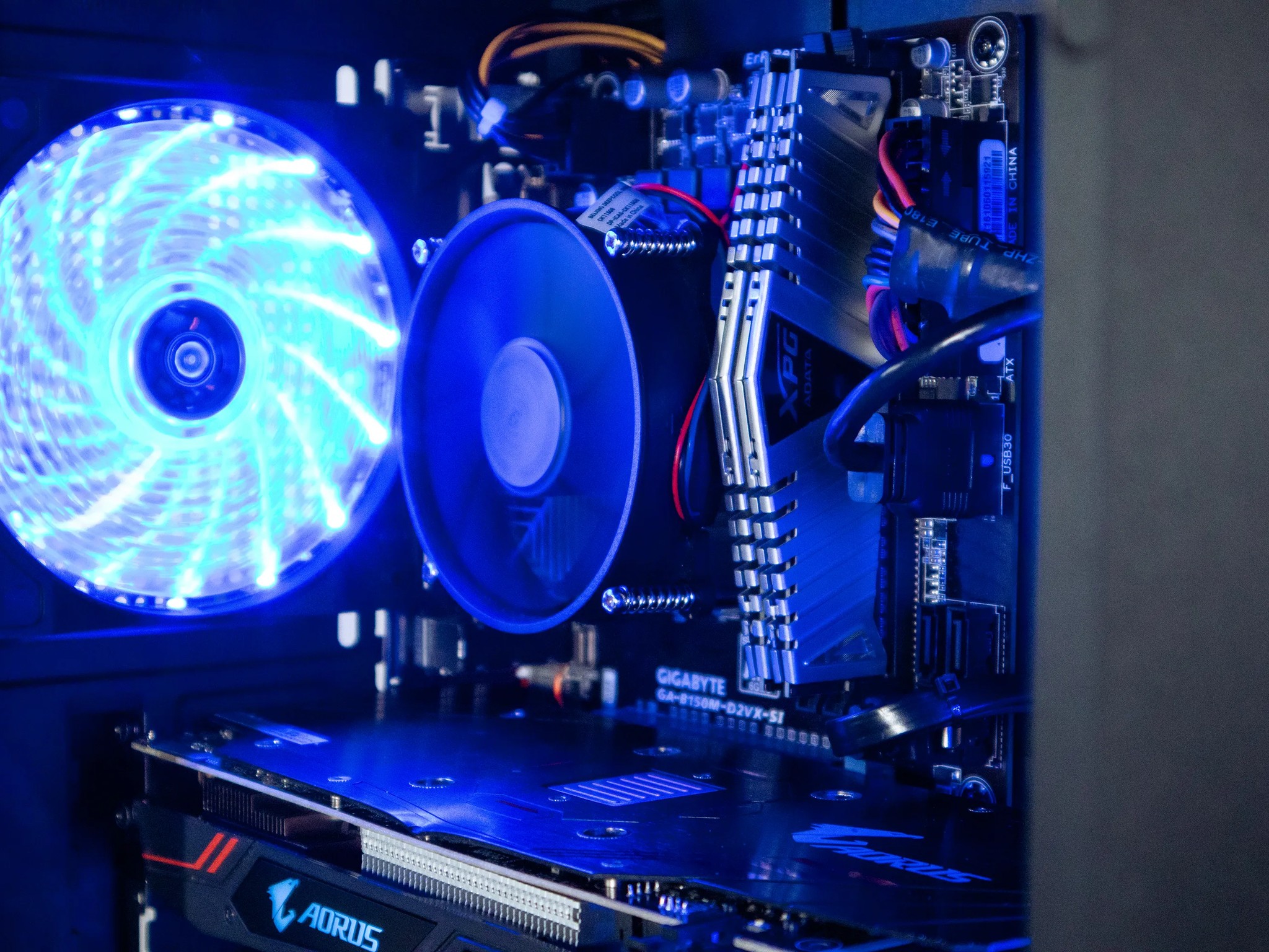GS6X GTX 1060 16GB Windows 10 Intel i5 1200GB Gaming Desktop