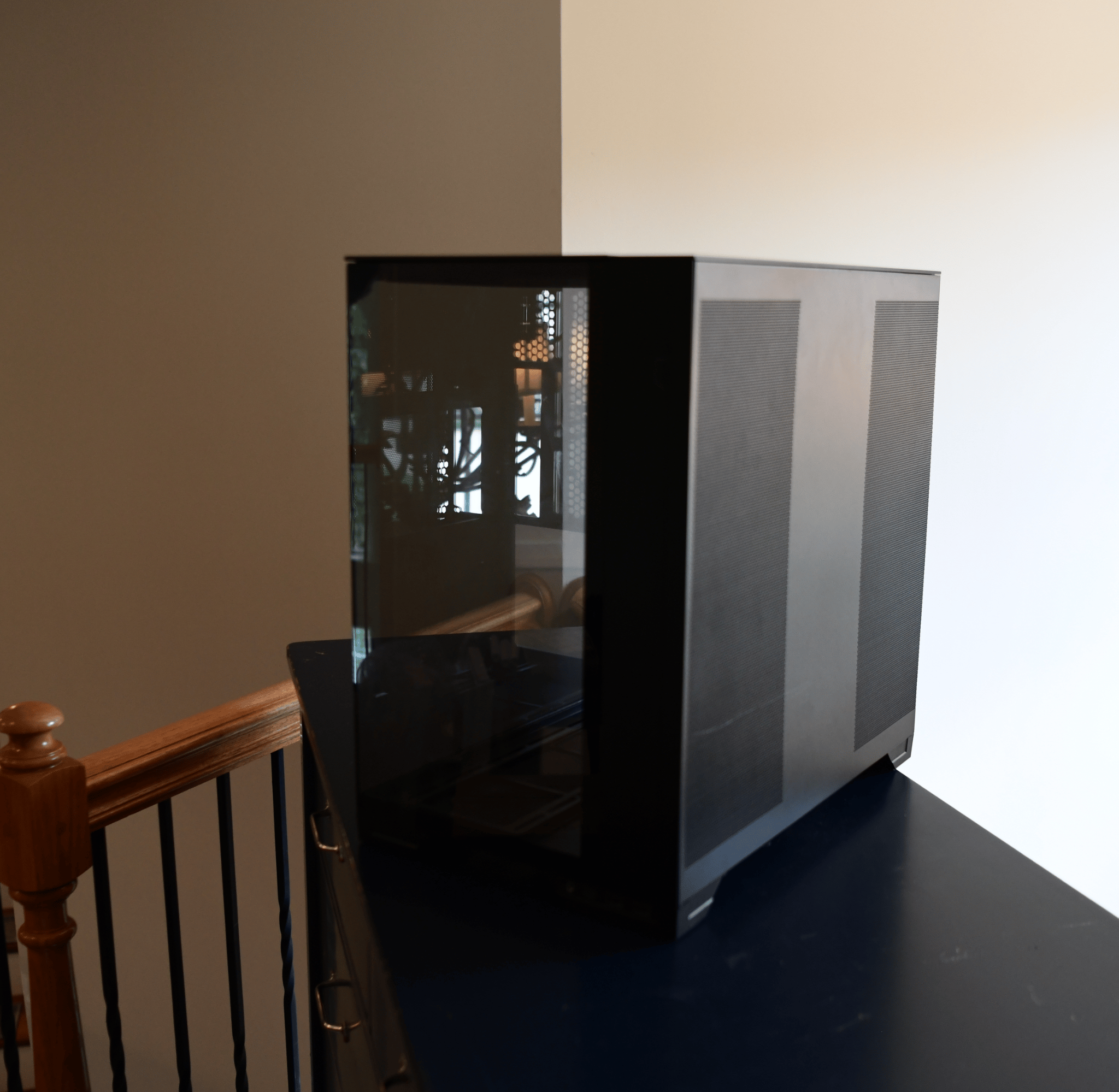 Lian Li O11 Vision Compact — Used, Light Wear, Missing Some Parts
