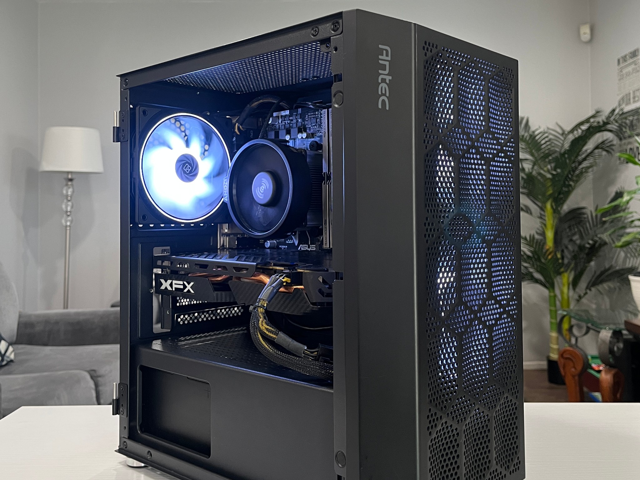 RX 580 8GB, Ryzen 7 1700X, 16GB RAM | Black RGB Gaming Computer/Pc