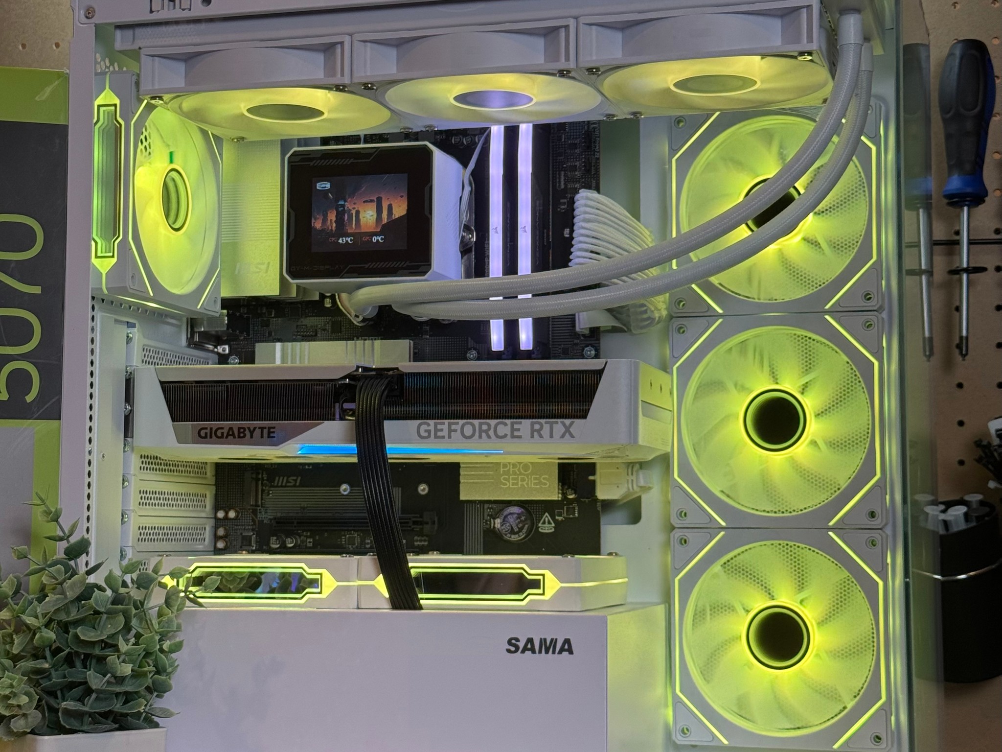 ❄️ WHITEOUT All White Gaming PC | RTX 5070 | Ryzen 7 7700 | 32GB DRR5 RAM | 1TB | Windows 11
