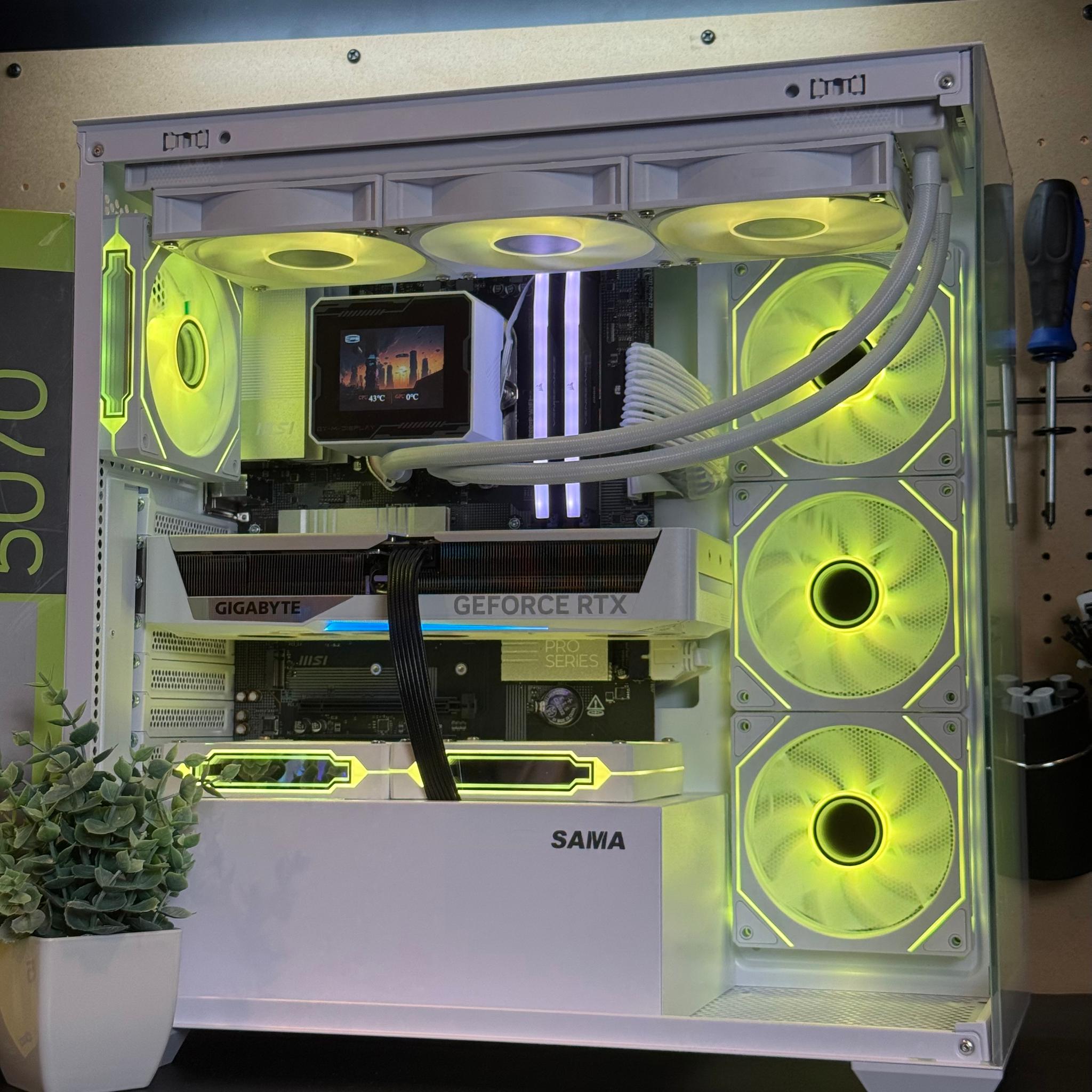 ❄️ WHITEOUT All White Gaming PC | RTX 5070 | Ryzen 7 7700 | 32GB DRR5 RAM | 1TB | Windows 11