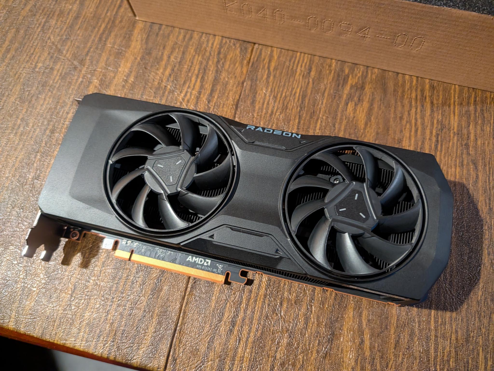 AMD Radeon RX 7800 XT - Image 2