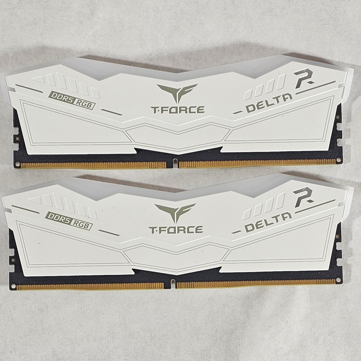 32GB DDR5 (2x16GB) CL40 5200MHz White RGB T-FORCE DELTA R