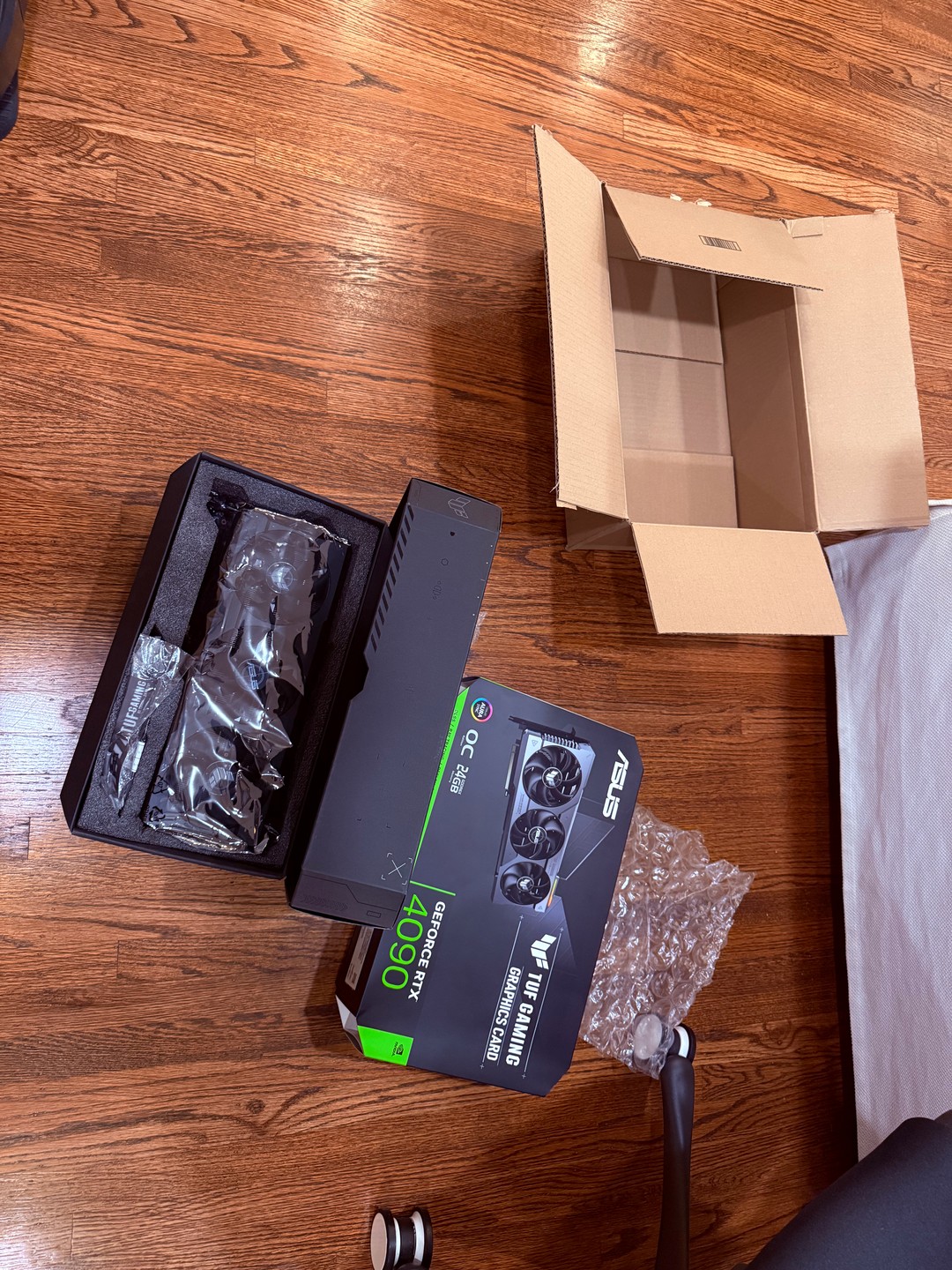 ASUS TUF Gaming GeForce RTX 4090 OC Edition 24GB GDDR6X with DLSS