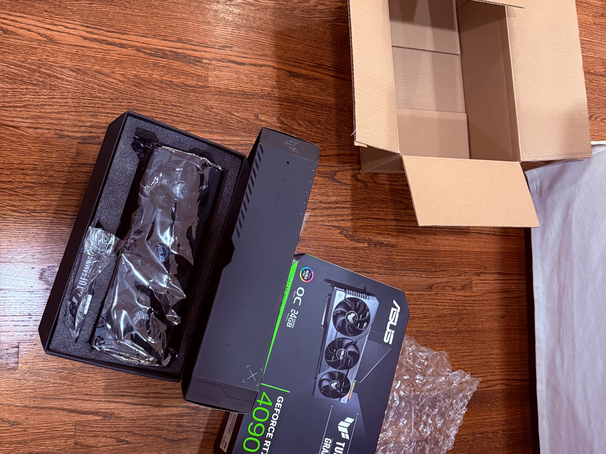ASUS TUF Gaming GeForce RTX 4090 OC Edition 24GB GDDR6X with DLSS 3
