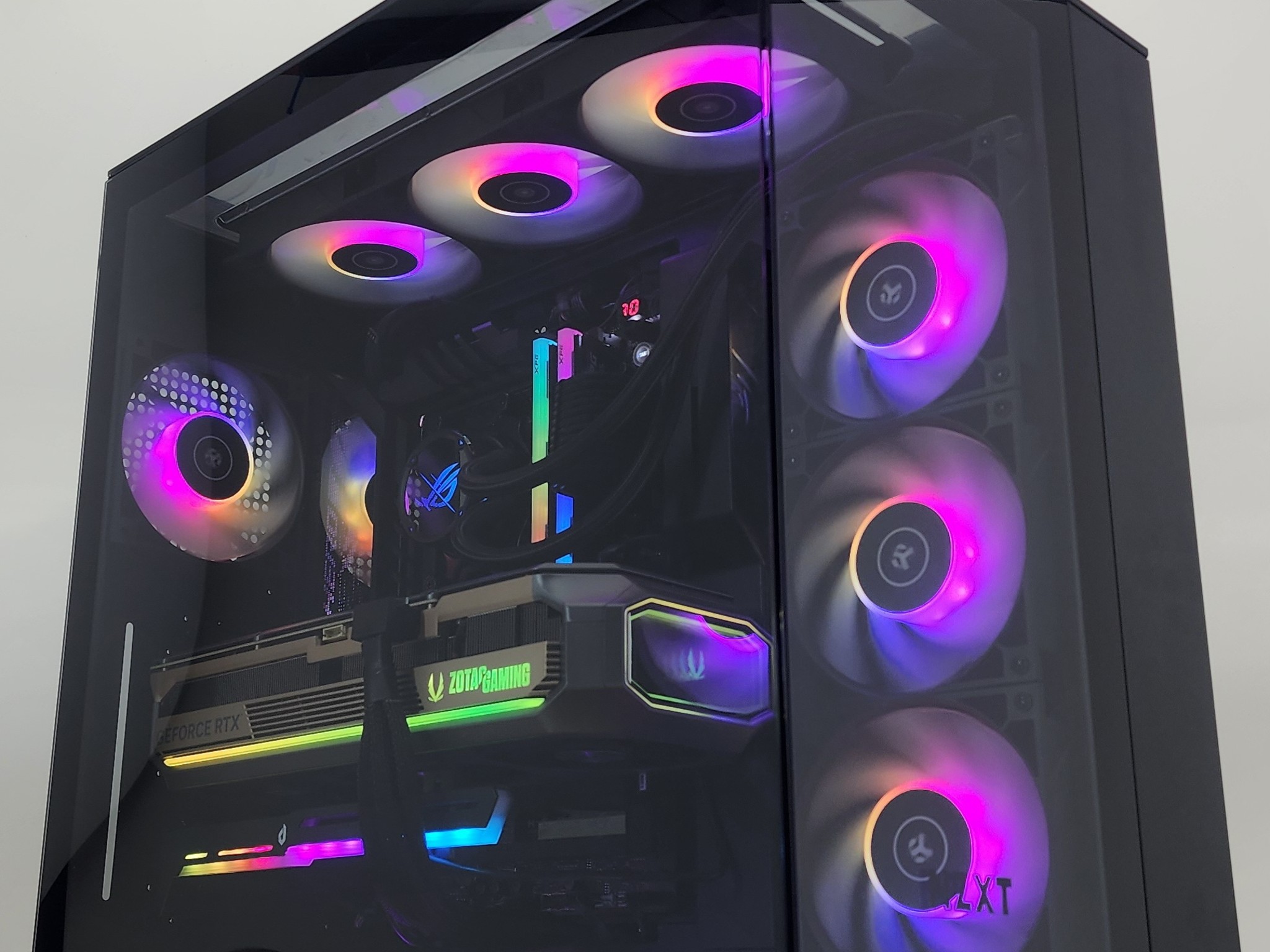 Gaming PC Ryzen 9 7950X3D 32GB RAM 4TB SSD 5070 Ti 16GB Windows 11 Computer