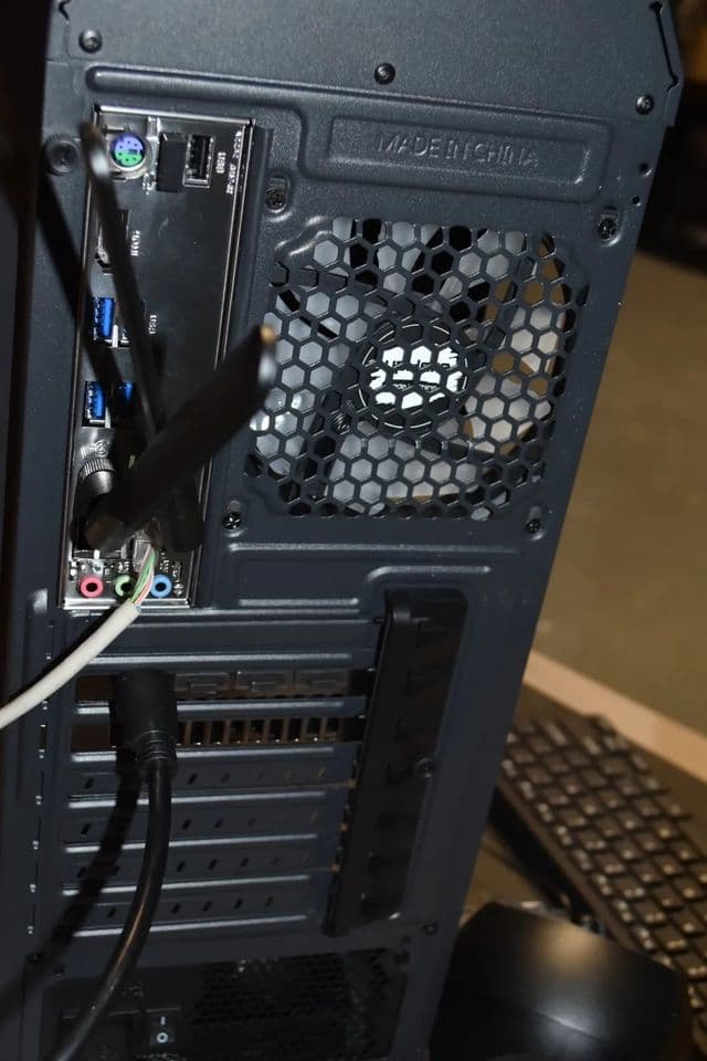 GAMING PC RYZEN 3600 RX5500 XT ram 16gb 1TB NVME +SREAKERS +WIRELESS KEYBOARD &MOUSE RGB CASE PLUS