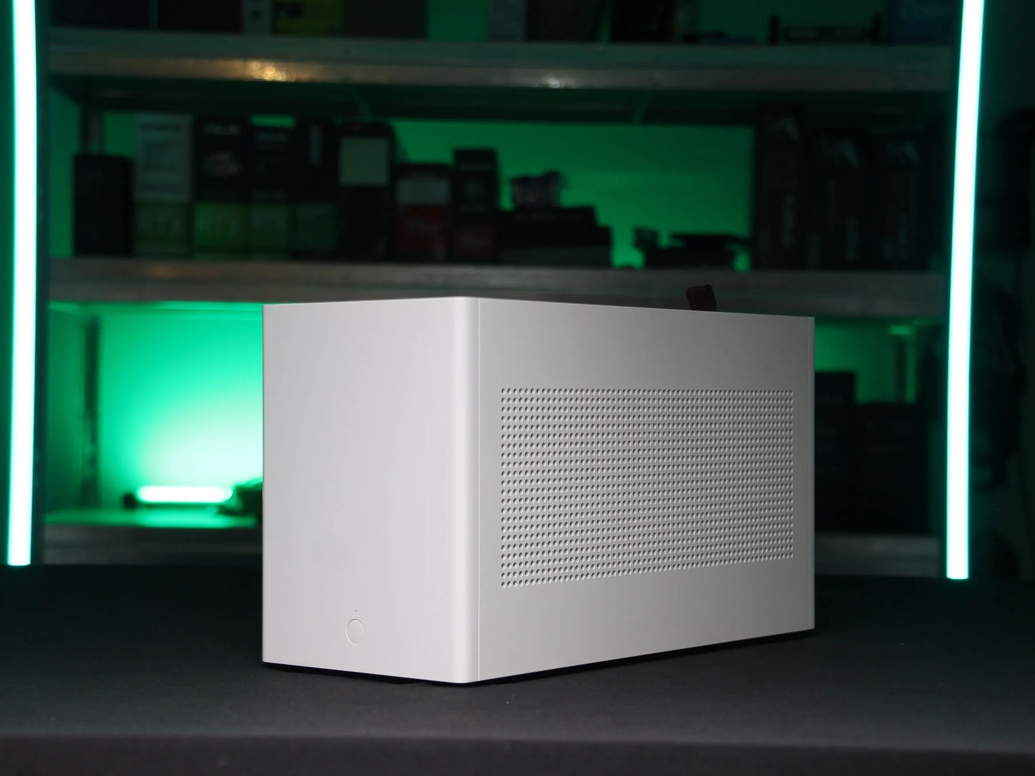 LOUQE GHOST S1 MkIII // ITX PC Case