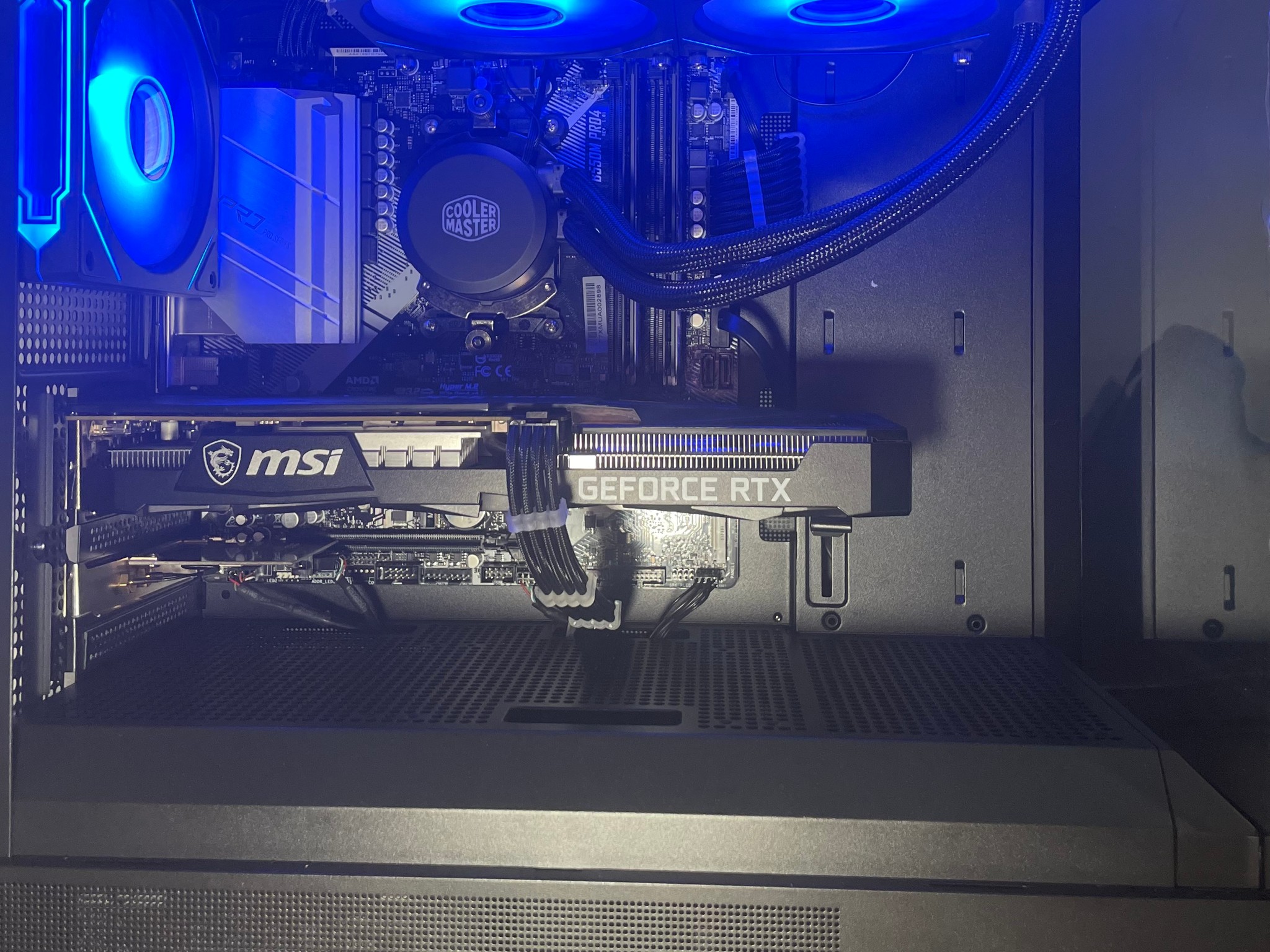 - [ ] Gaming PC | GEFORCE 3060 12gb| RYZEN 7 | 16GB RAM | WINDOWS 11 home | WiFi and Bluetooth