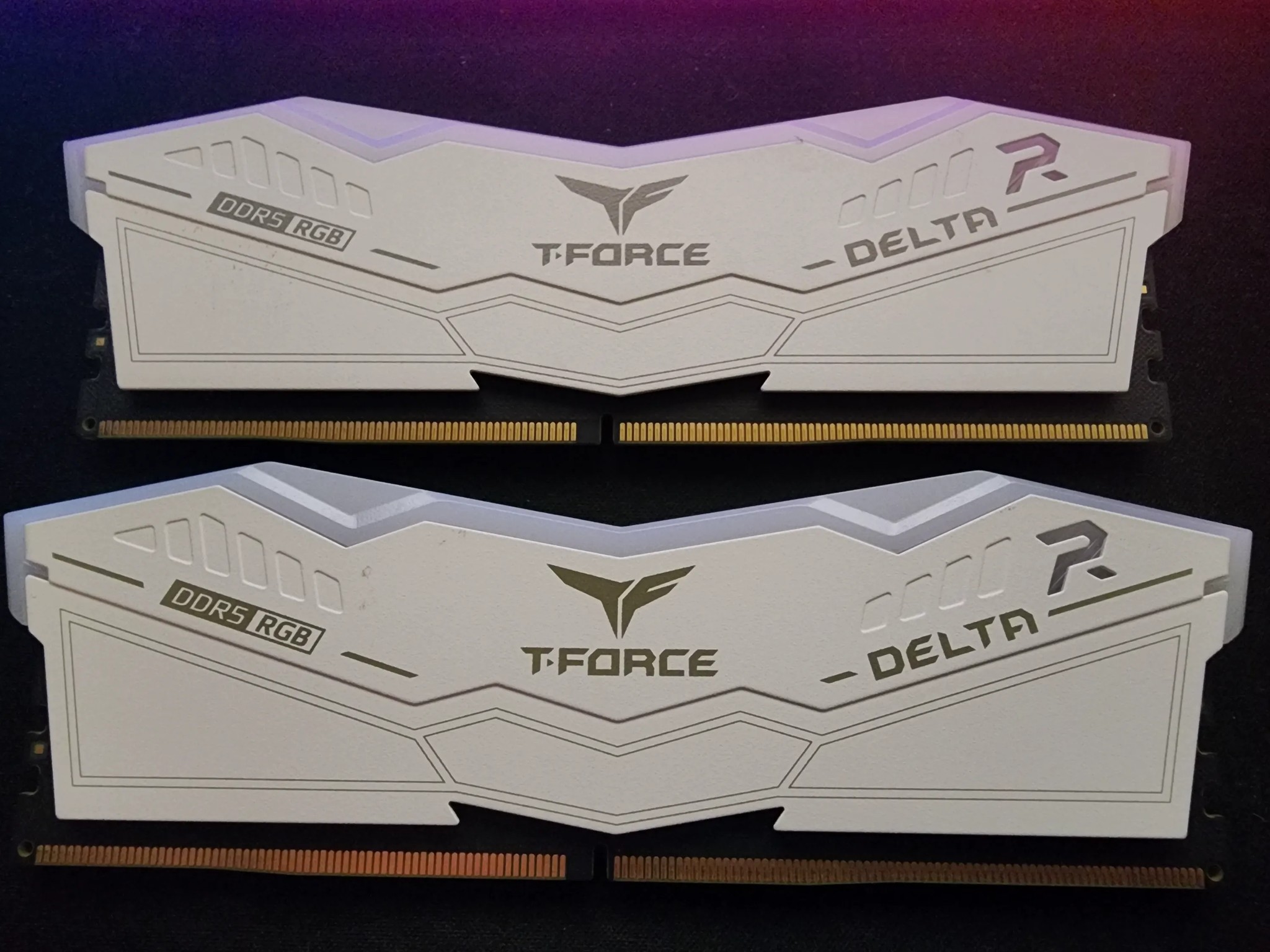 Team T-Force Delta RGB 32GB (2 x 16GB) DDR5 5200 White