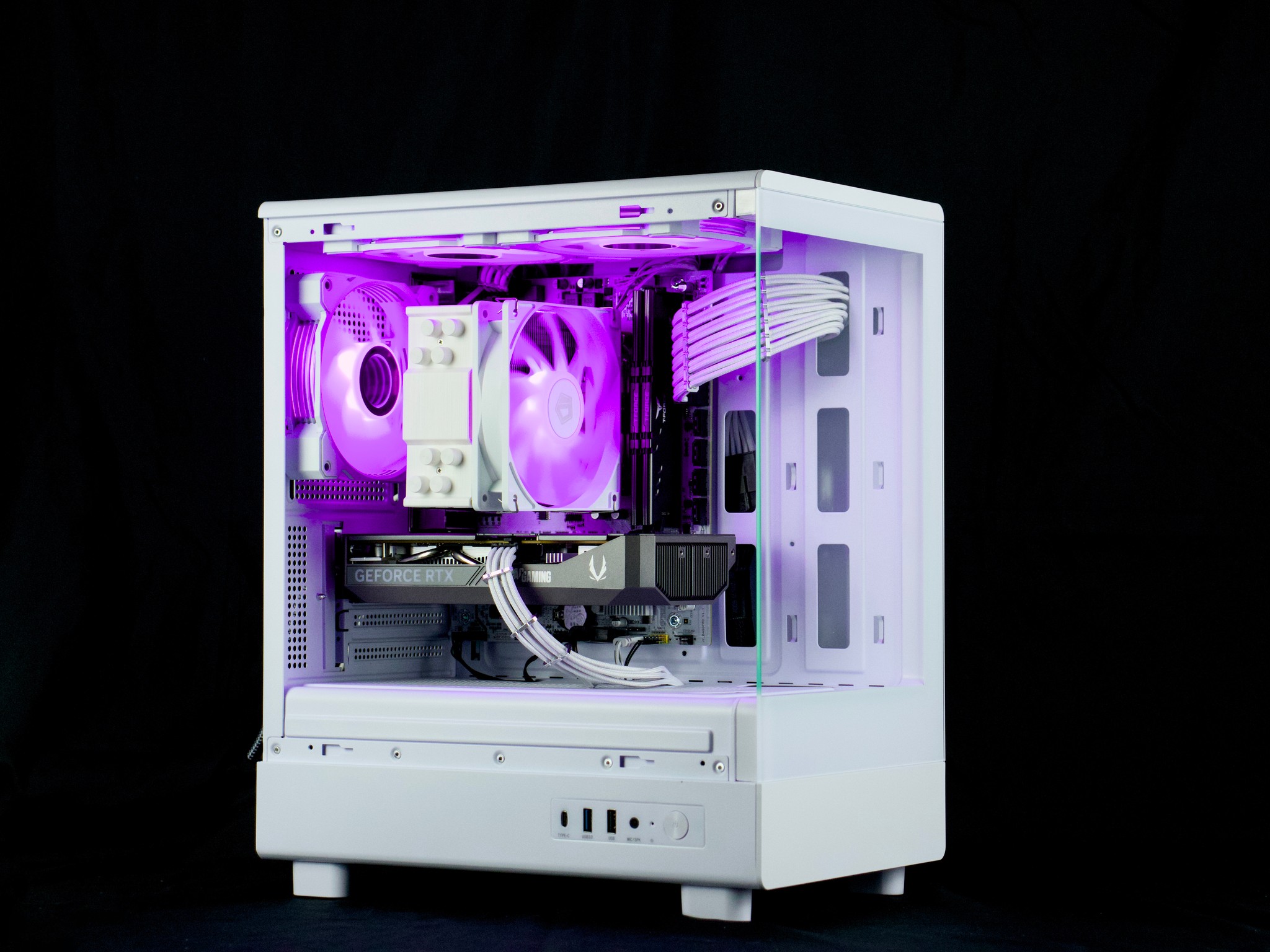 🧊❄️🧊 White Gaming PC – RTX 5060 , Ryzen 7 3700X, 32GB RAM, 1TB SSD - WiFi, BlueTooth 🧊❄️🧊