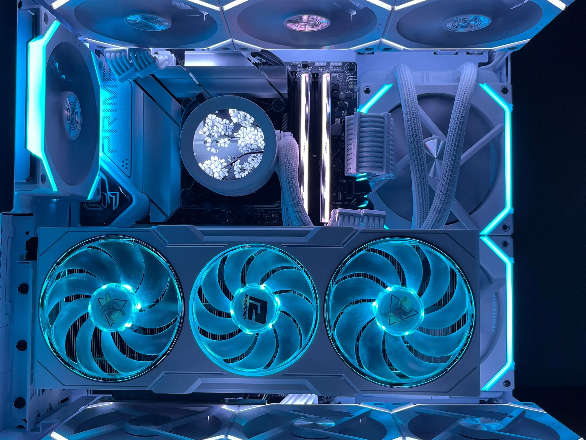 Deep Ice ❄ - 13700k 7900XTX 32GB DDR5 2TB Custom Gaming PC