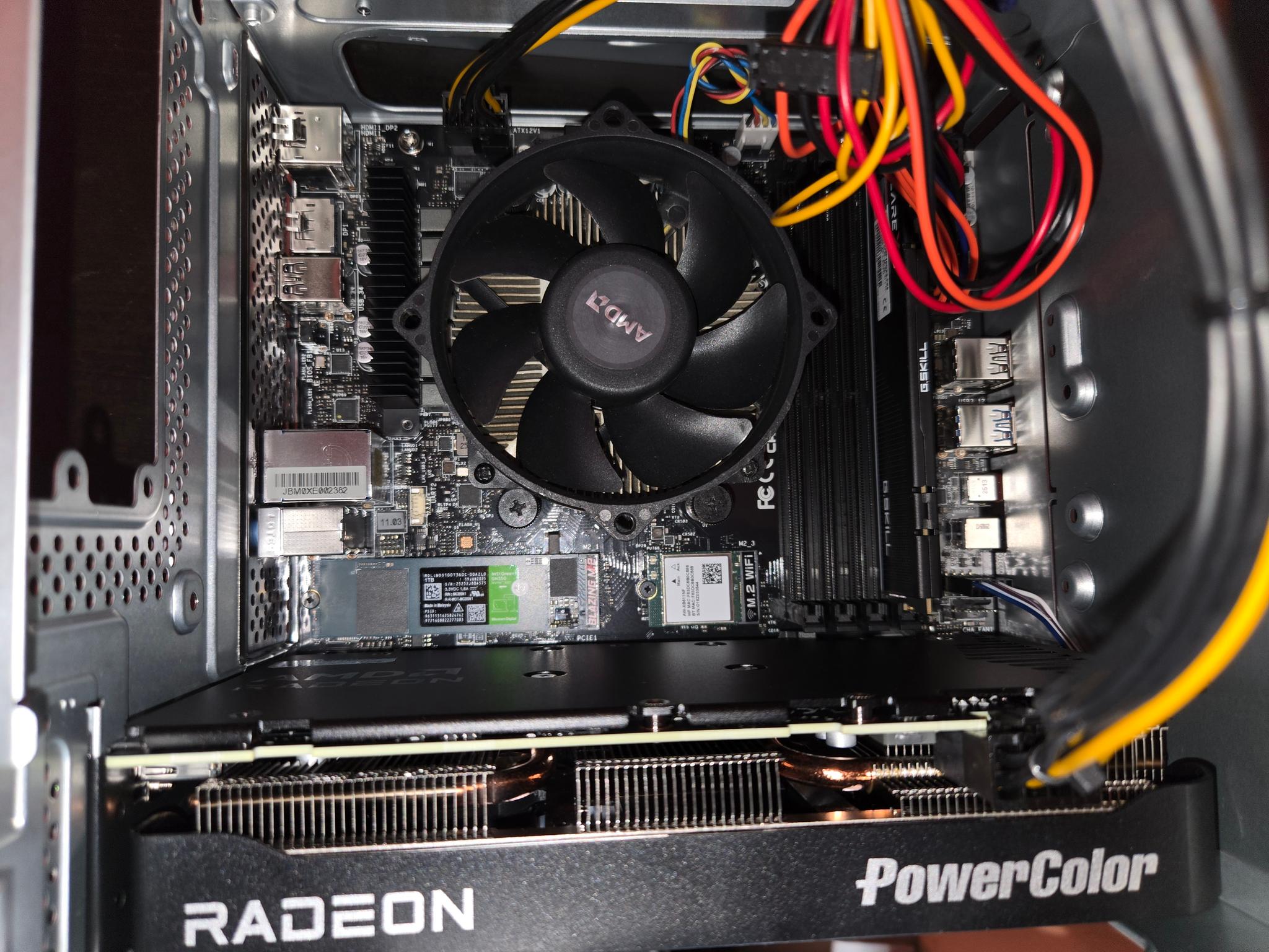Ryzen 5 7600 | Rx 9060 XT 16GB | 16GB DDR5 | 1TB NVMe | 8L ITX Build