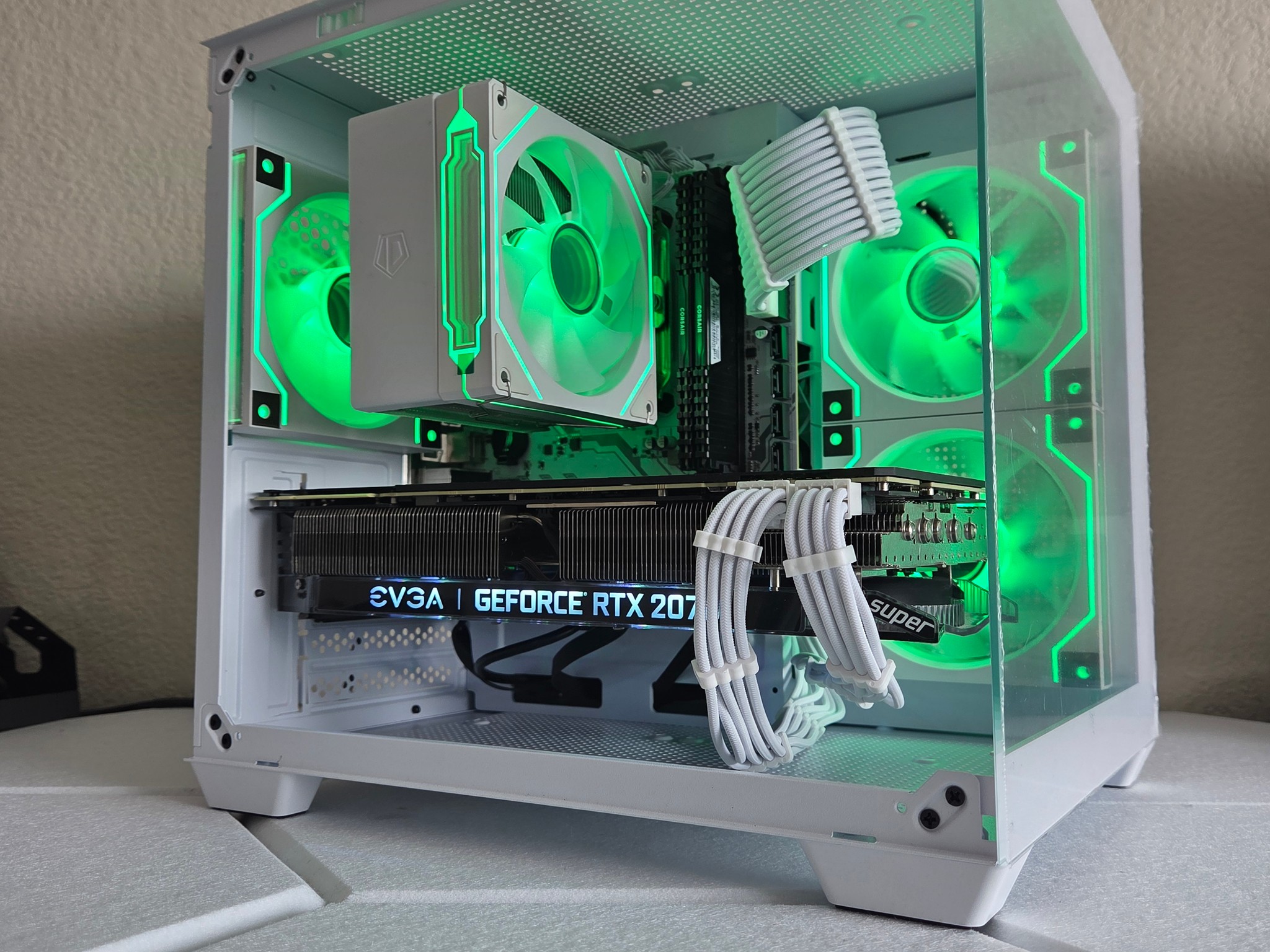 2070 super White and black gaming Pc 🤍! !440p and 1080p beast🤍❄️⛄WIFI