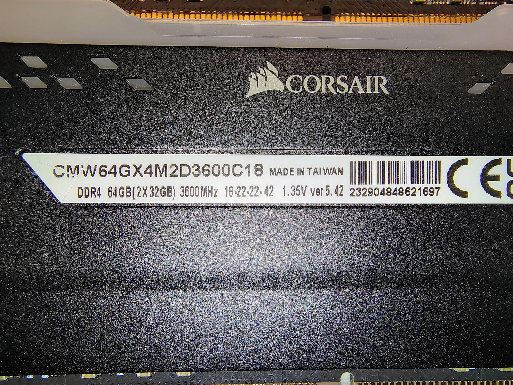 64GB CORSAIR VENGEANCE RGB PRO DDR4 (32GB x 2)