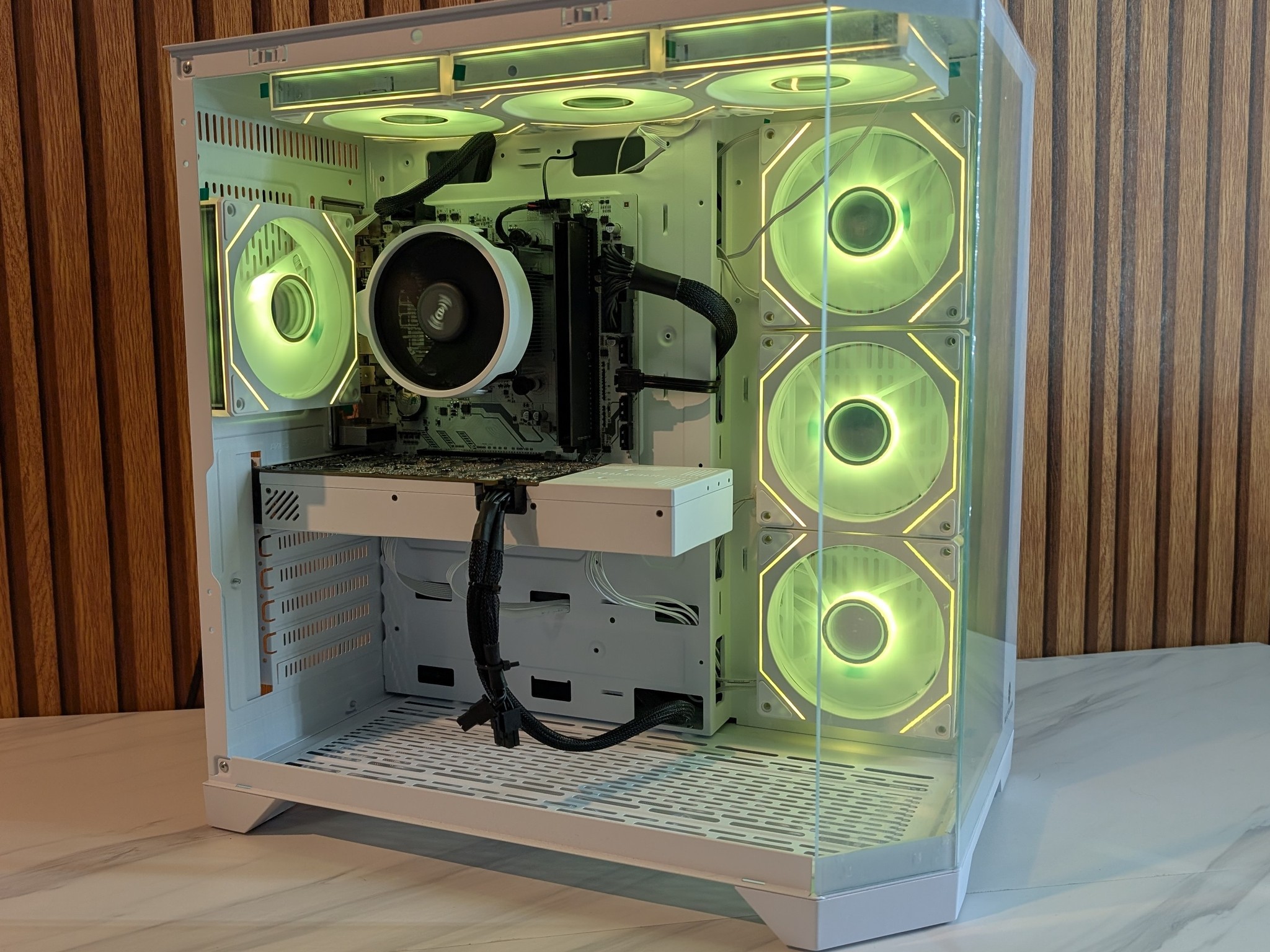 RTX 2070  | Ryzen 5 5500 | 16 GB ddr4 ram | 500GB SSD