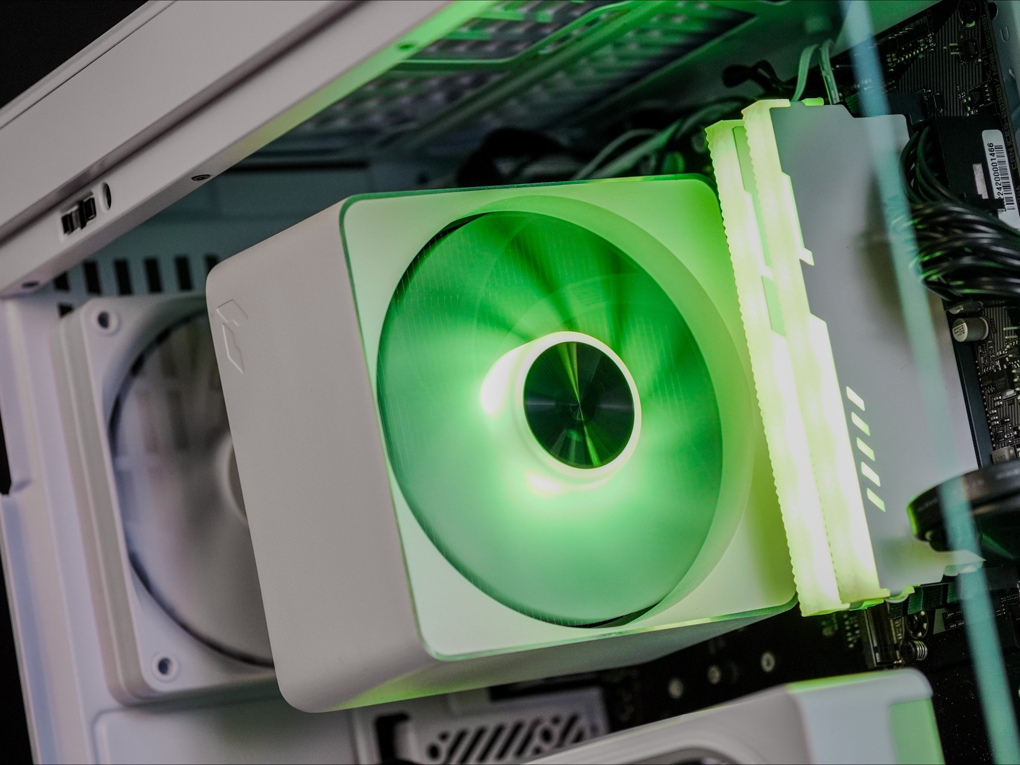 EXT Frost 70X - i5 12400F, RTX 5060 8GB, 32GB DDR4 Ram, 1TB SSD (V1)
