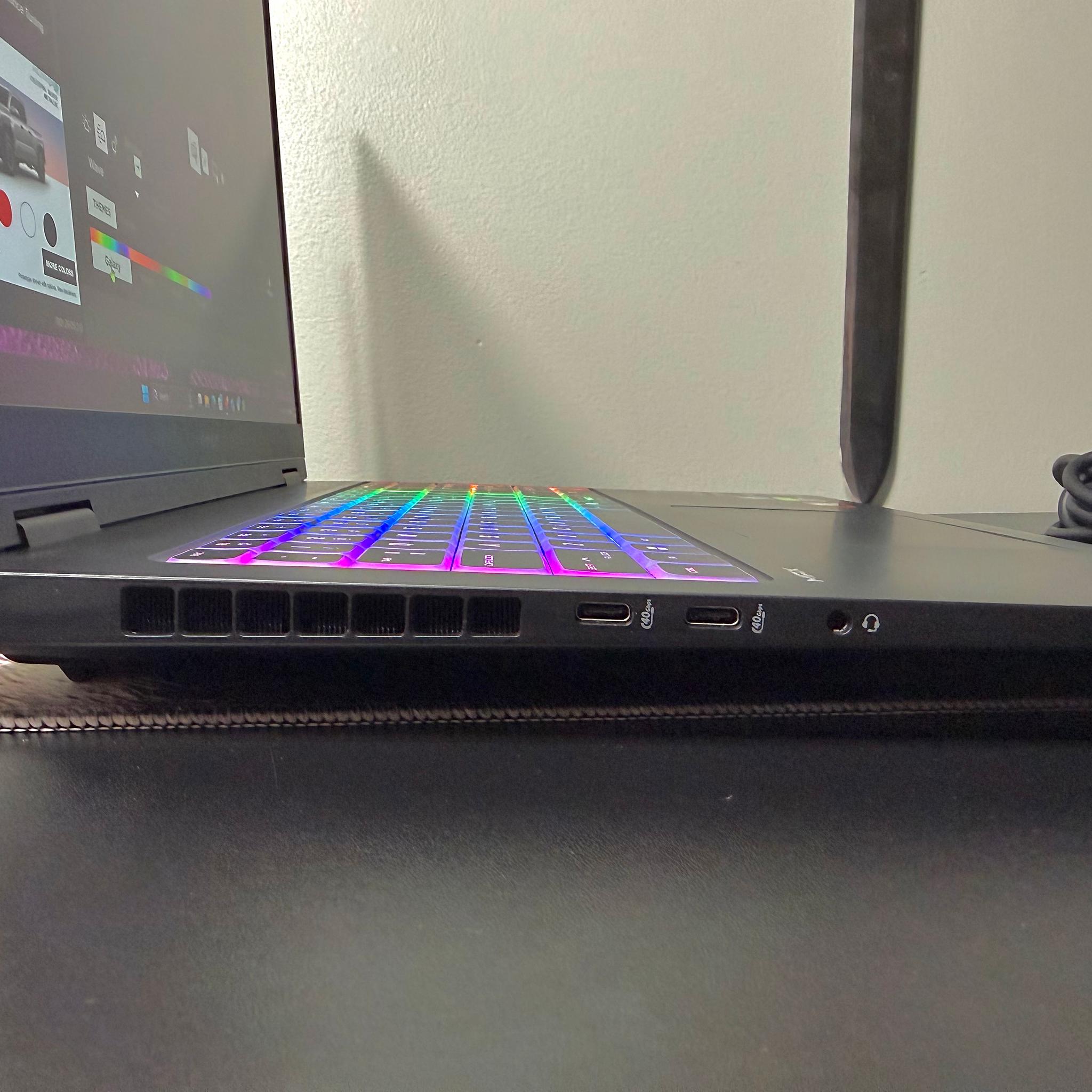 HP OMEN MAX RTX 5080 | Ryzen AI 9 HX 375 | 32GB ram | 1TB M.2 Laptop