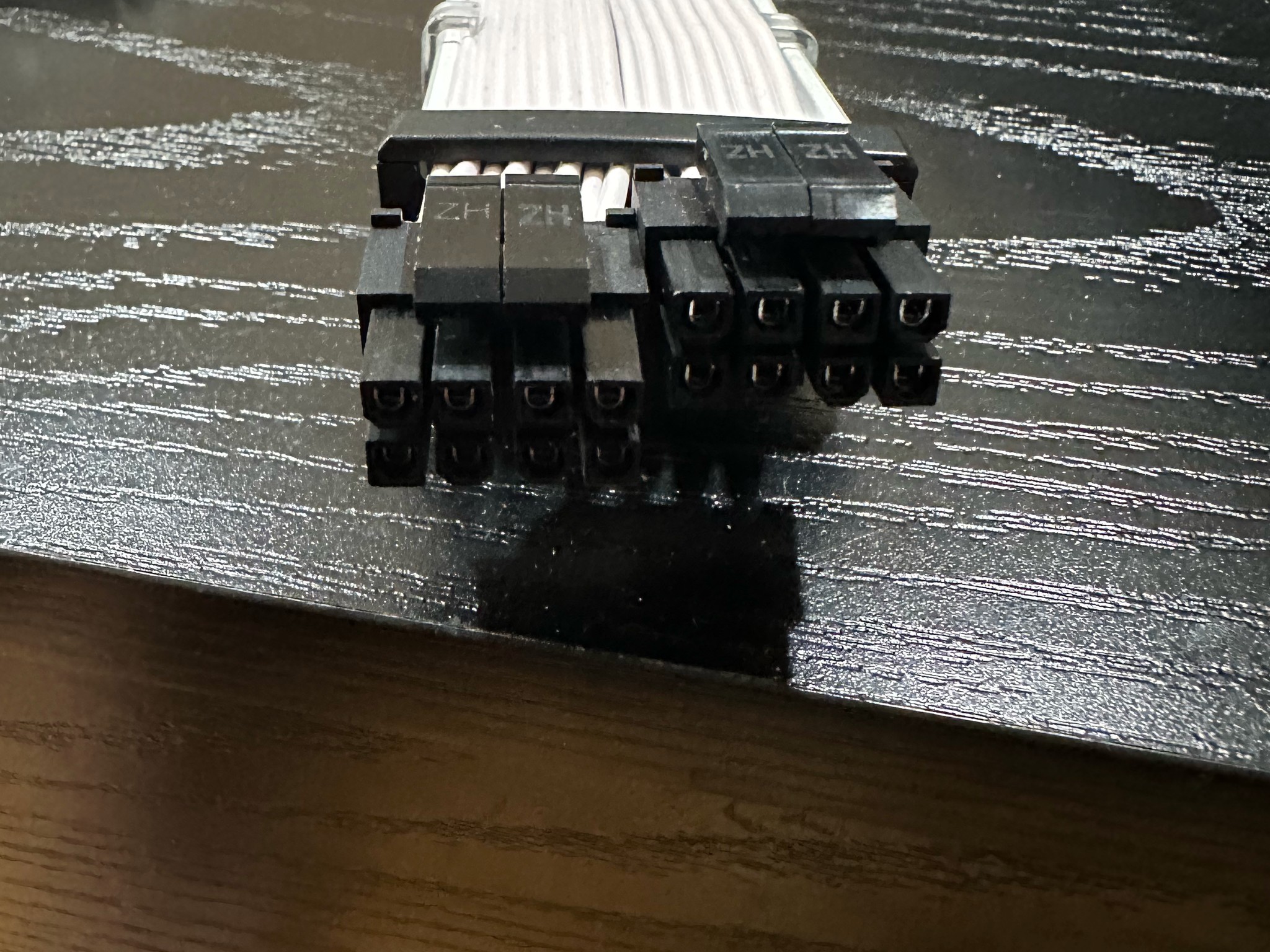 Lian Li Strimer CPU 2x8-PIN