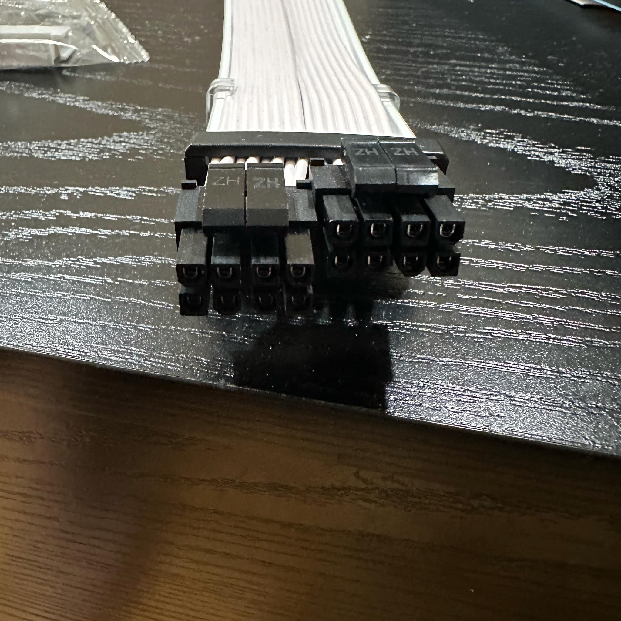 Lian Li Strimer CPU 2x8-PIN