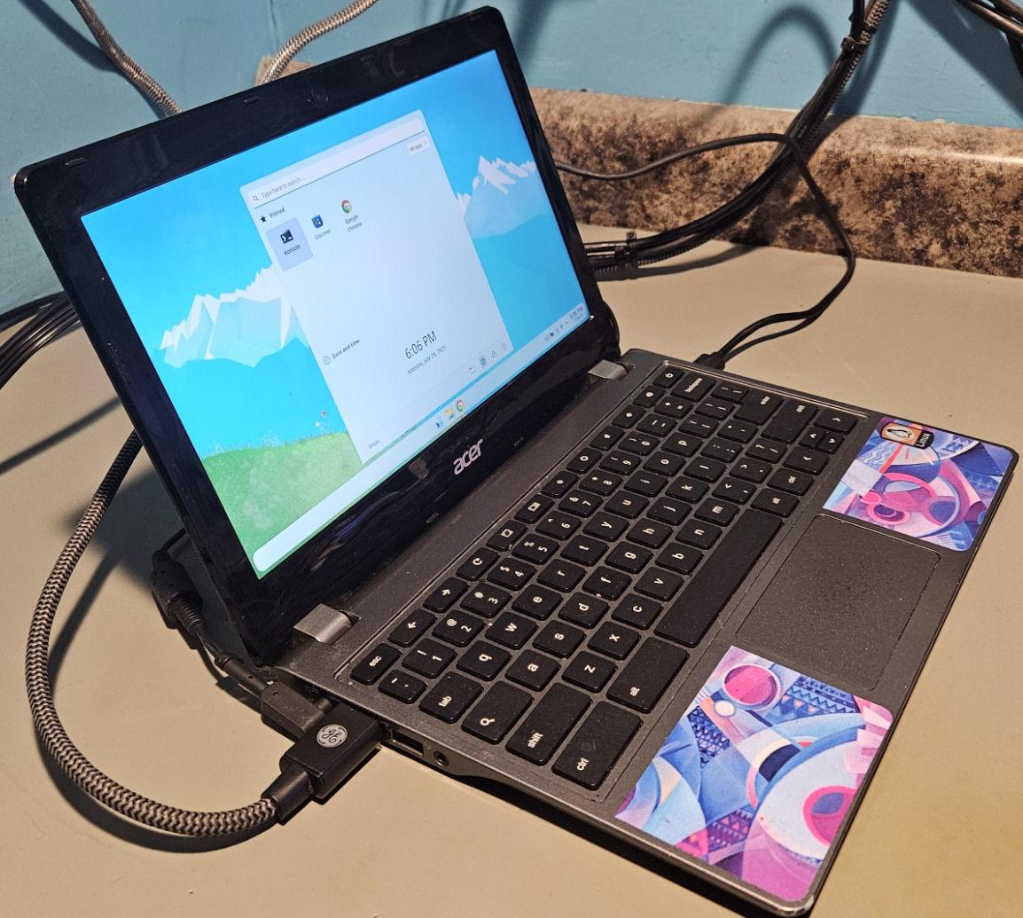 Upgraded Acer c740 with NEW BATTERY!! UEFI BIOS/128gig SSD/MX Linux KDE Plasma