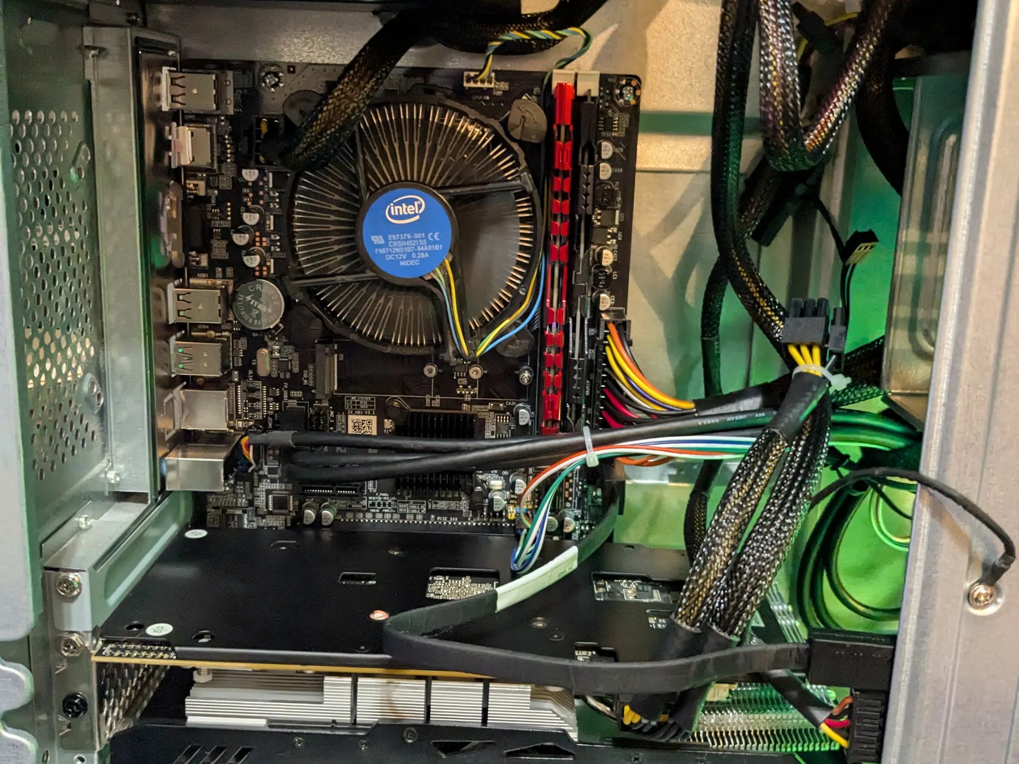 FREE SHIP ~ Xeon 1231v3 (same as i7-4770), 16GB RAM, RX 570 8GB, 400GB SSD, Win10, Subtle RGB