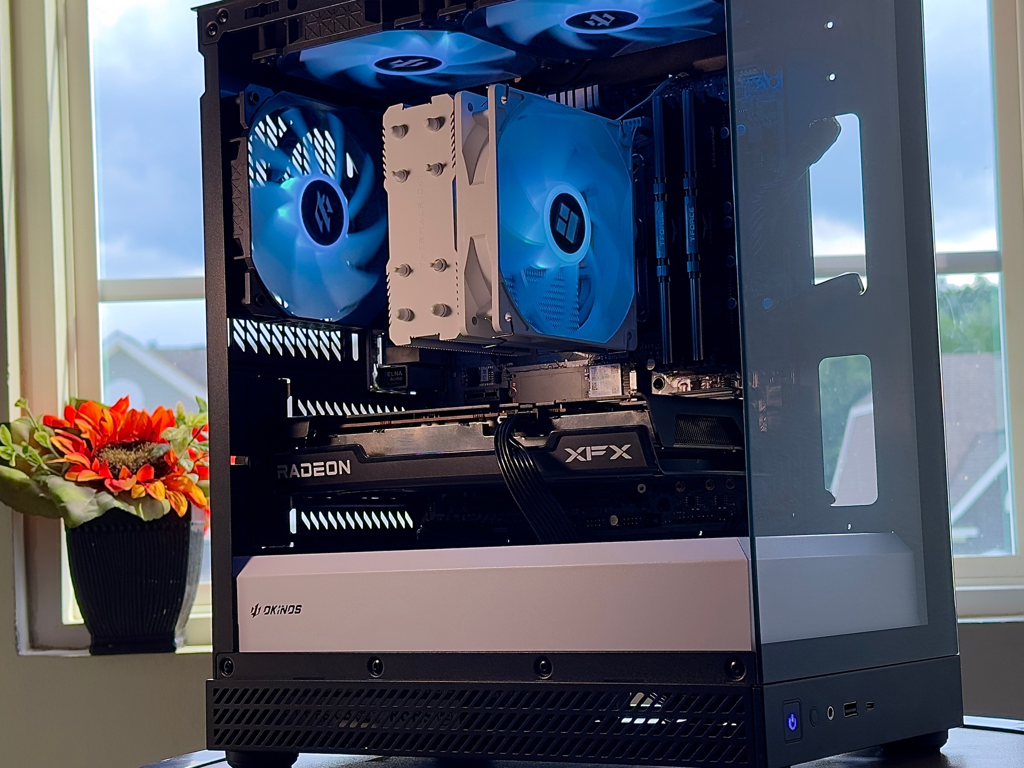 🤍🖤Custom Gaming PC🖤🤍 | RX 6600 | Ryzen 5 5600x | 16GB (3200hz) | WiFi | Windows 11