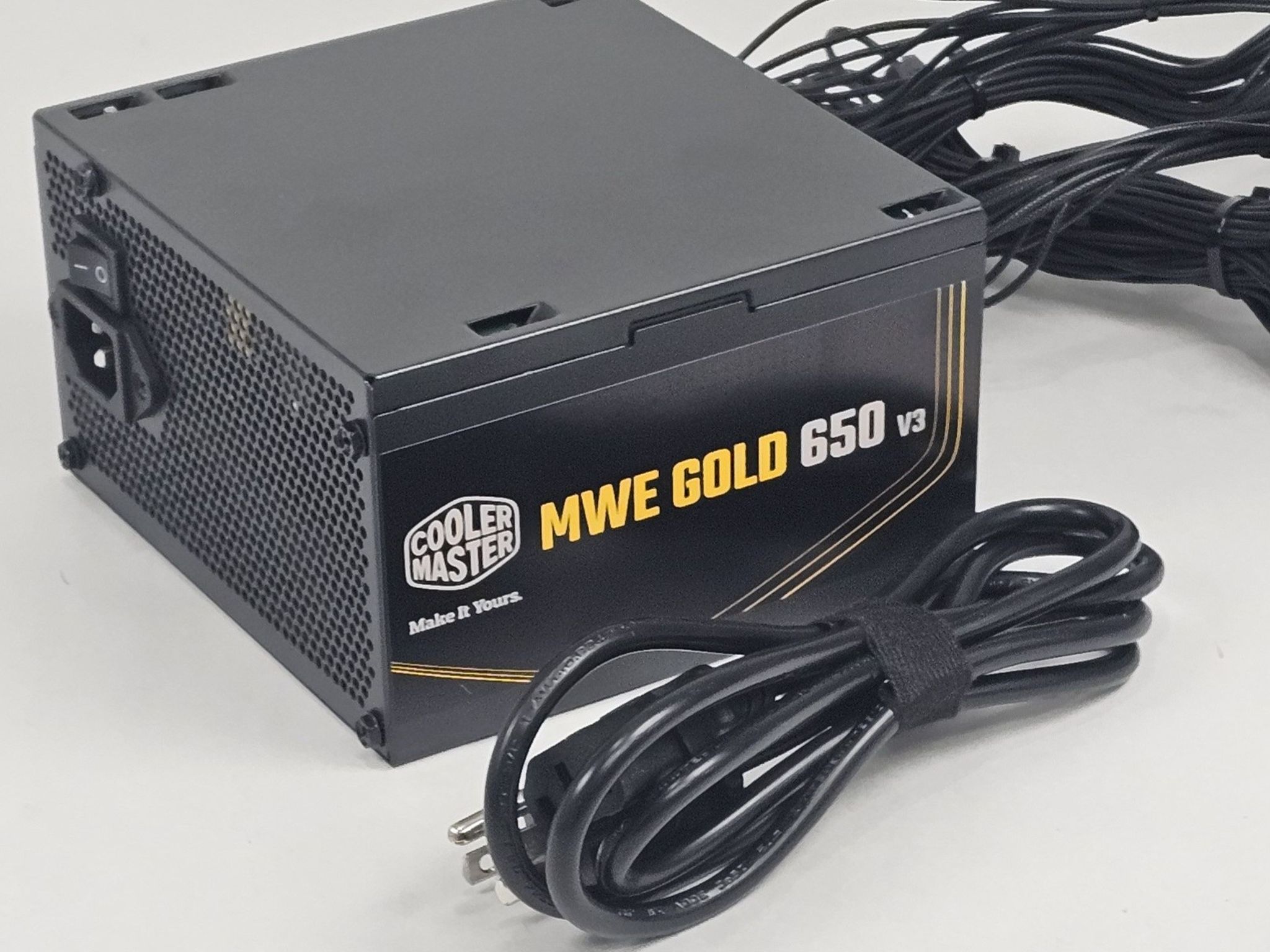 650 Watt PSU Cooler Master MWE Gold 650 V3 Power Supply