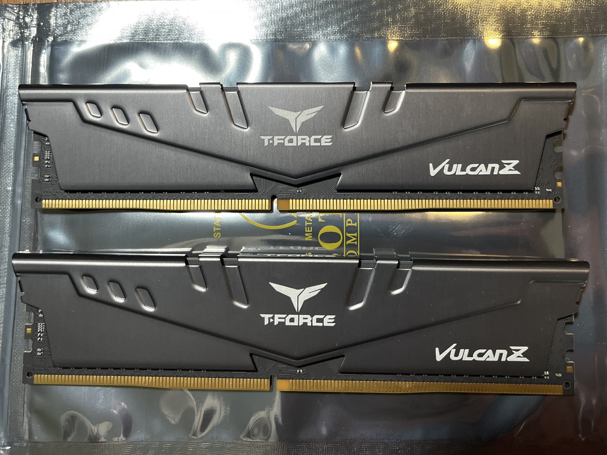 Team T-FORCE VULCAN Z 16GB 2x8GB DDR4 RAM 3200MHz TLZGD48G3200HC16CBK