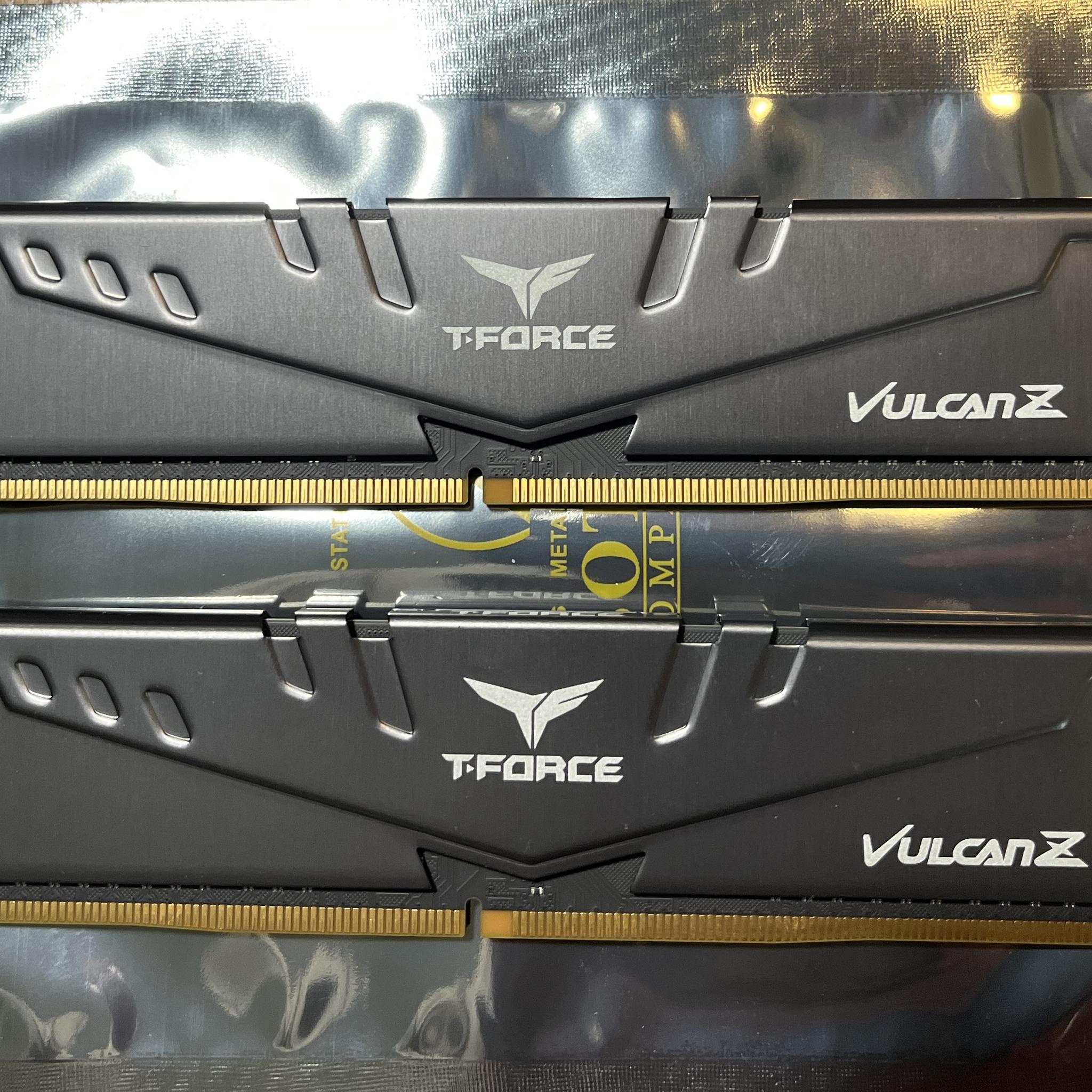 Team T-FORCE VULCAN Z 16GB 2x8GB DDR4 RAM 3200MHz TLZGD48G3200HC16CBK