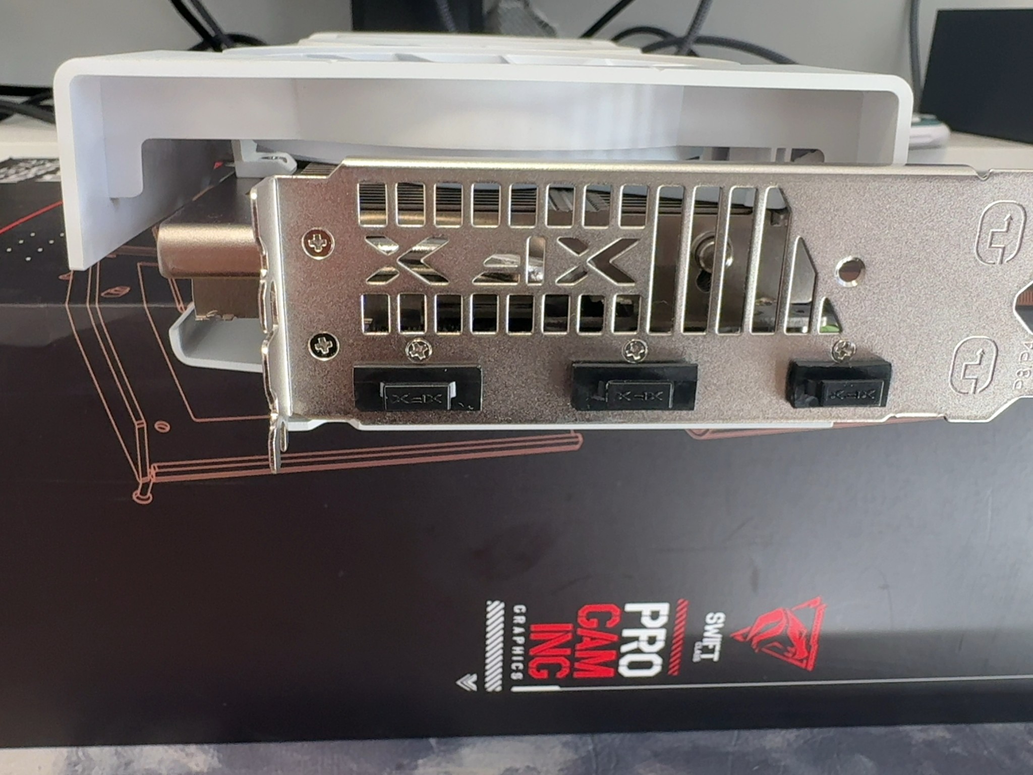 🔥 XFX RX 9060 XT SWIFT White OC – 16GB GDDR6 Triple Fan GPU (Great Condition)