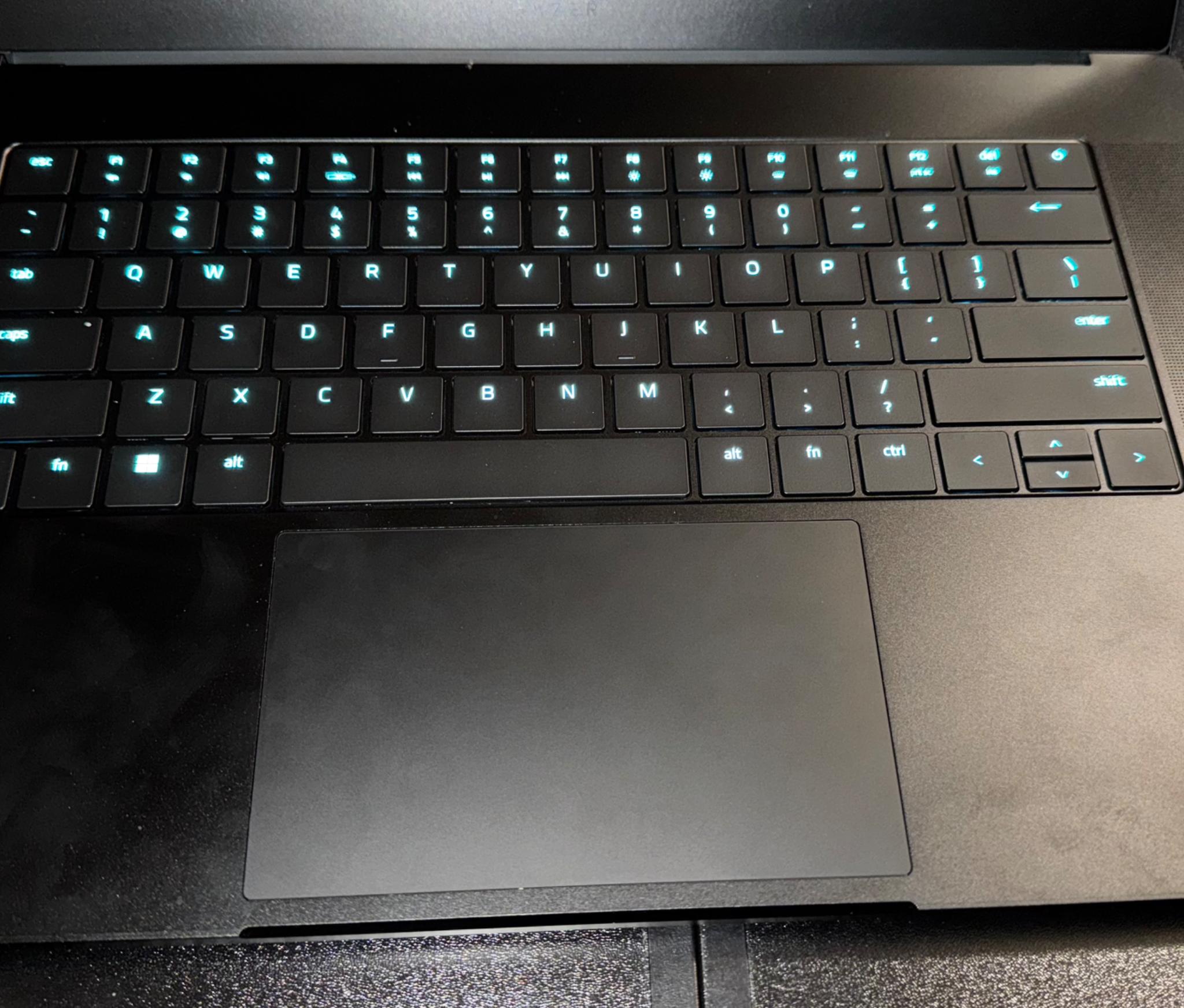 Razer Blade 15 i7-13800H | 4060 | 32GB RAM | WiFi 7 | 1440p 240Hz