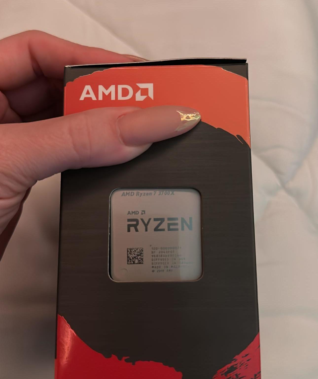 Selling a AMD Ryzen 7 3700X 8-Core 3.6GHz