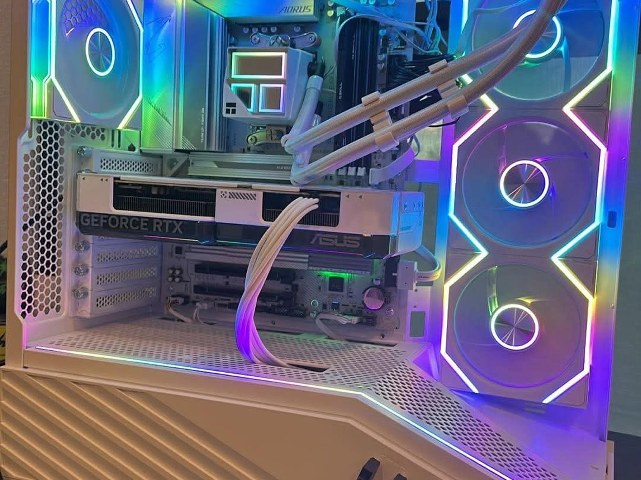 GeForce RTX 4070 Custom Gaming PC - Ryzen 5 7500X3D