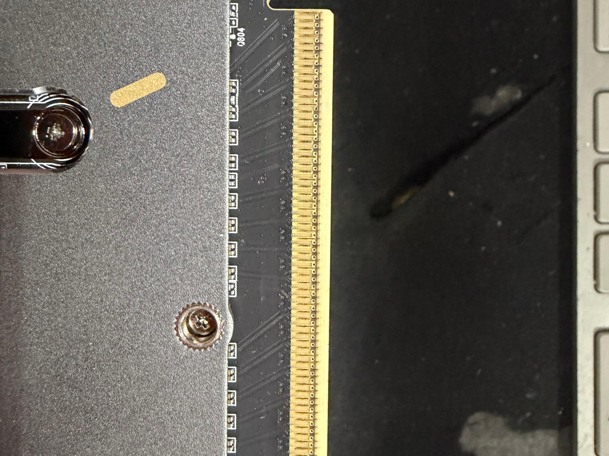 ZOTAC GAMING GeForce RTX 5090 SOLID OC(pcb damage, card works)