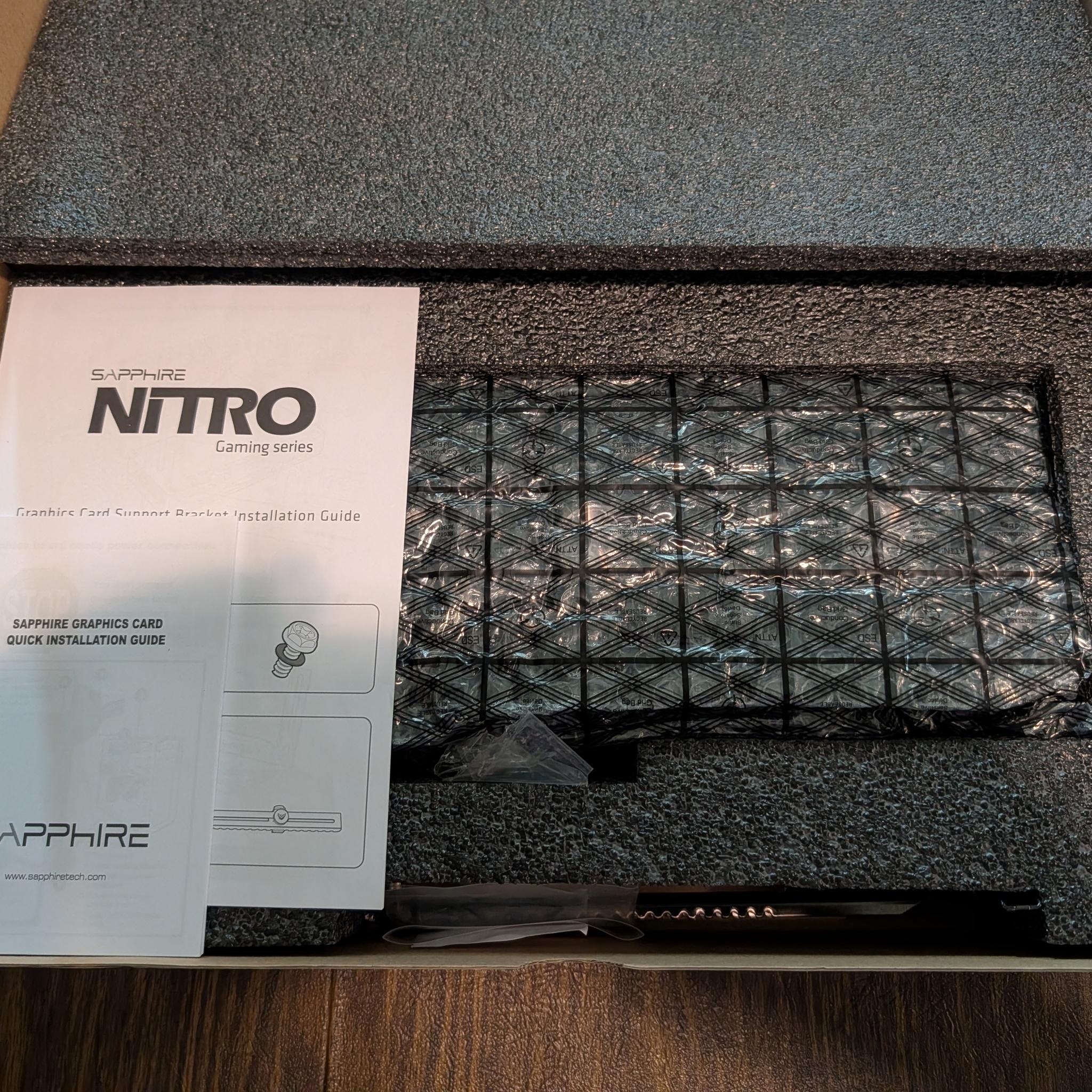 SAPPHIRE NITRO+ Radeon RX VEGA 64 8GB HBM2