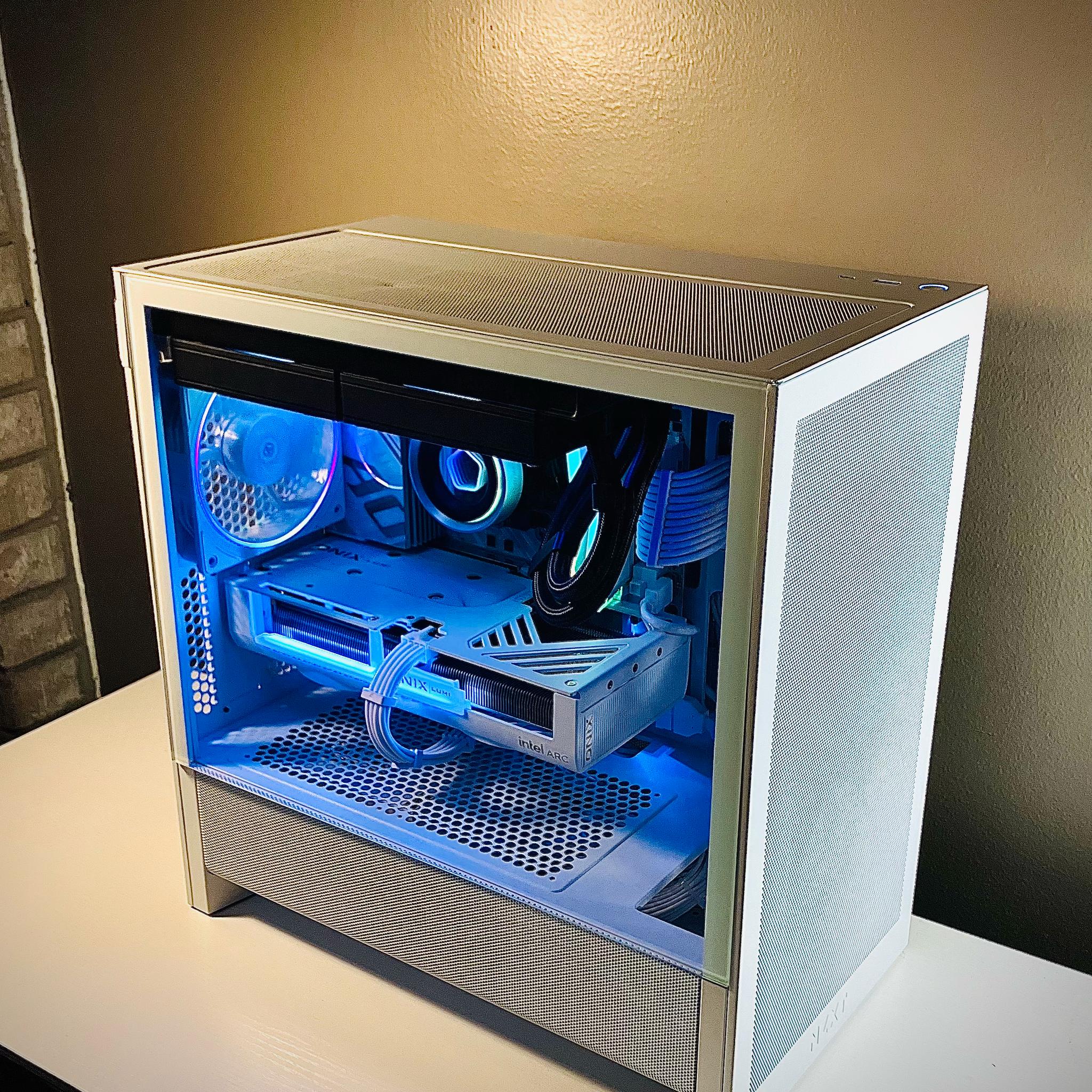 ❄️Arctic Whisper Gaming PC❄️