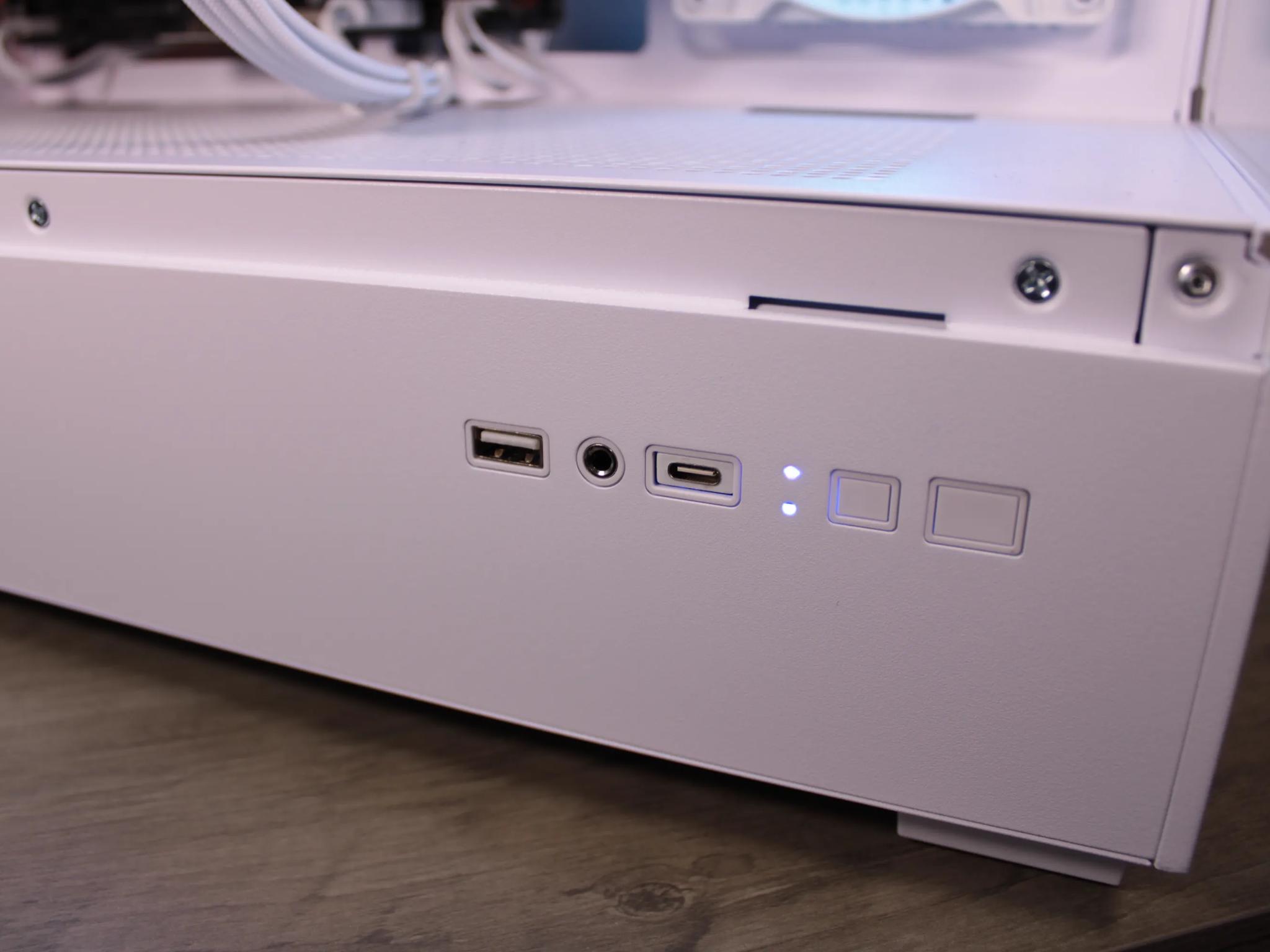 Gigabyte 1660 | Ryzen 7 | 16GB 3200MHz Ram | 1tb NVMe m.2 | Win 10 activated | WiFi