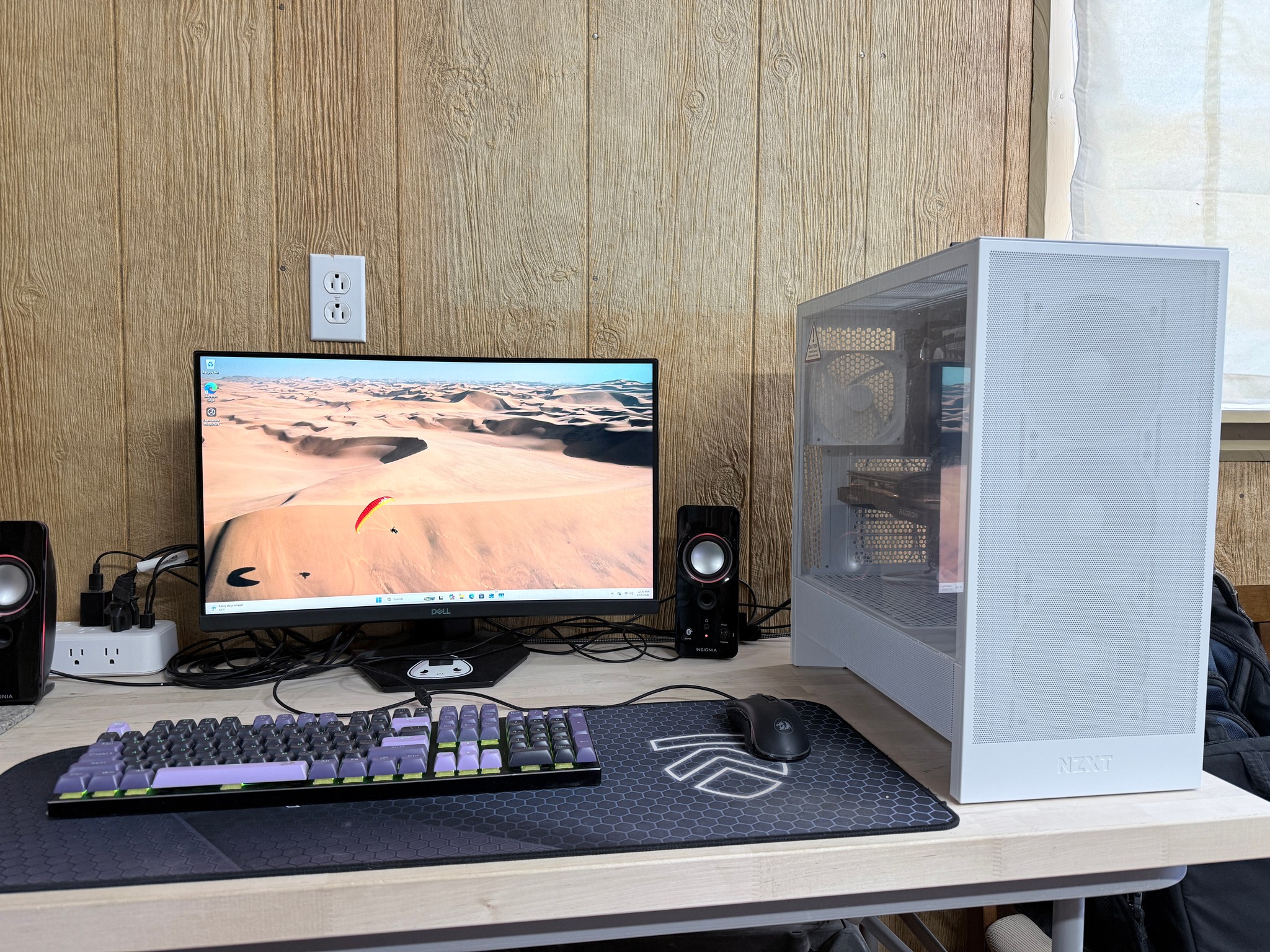 AMD Ryzen 3700X, 16GB, 1TB, Radeon RX 6600 XT 8GB - Beautiful Custom Built Gaming PC, Ready to go!