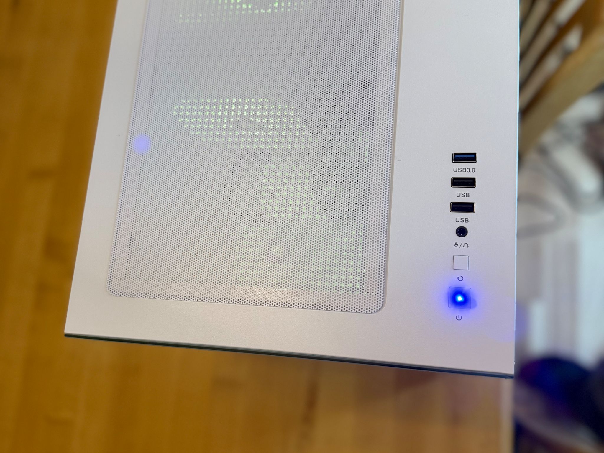 ⚪️▫️| RTX 4060, Ryzen 2600, 16gb Ram, 1tb SSD WiFi Equipped, White ARGB Gaming PC