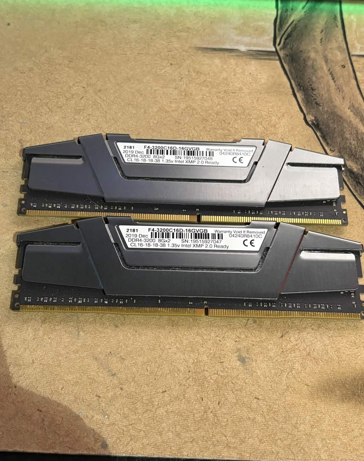 G.Skill Ripjaws 16 GB (2×8 GB) DDR4-3200 MHz