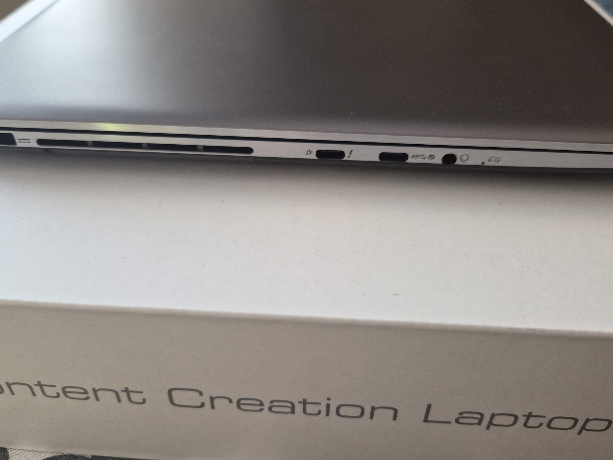 MSI Creator Z16 A13 HX Studio 16" Touchscreen Laptop (Lunar Gray)
