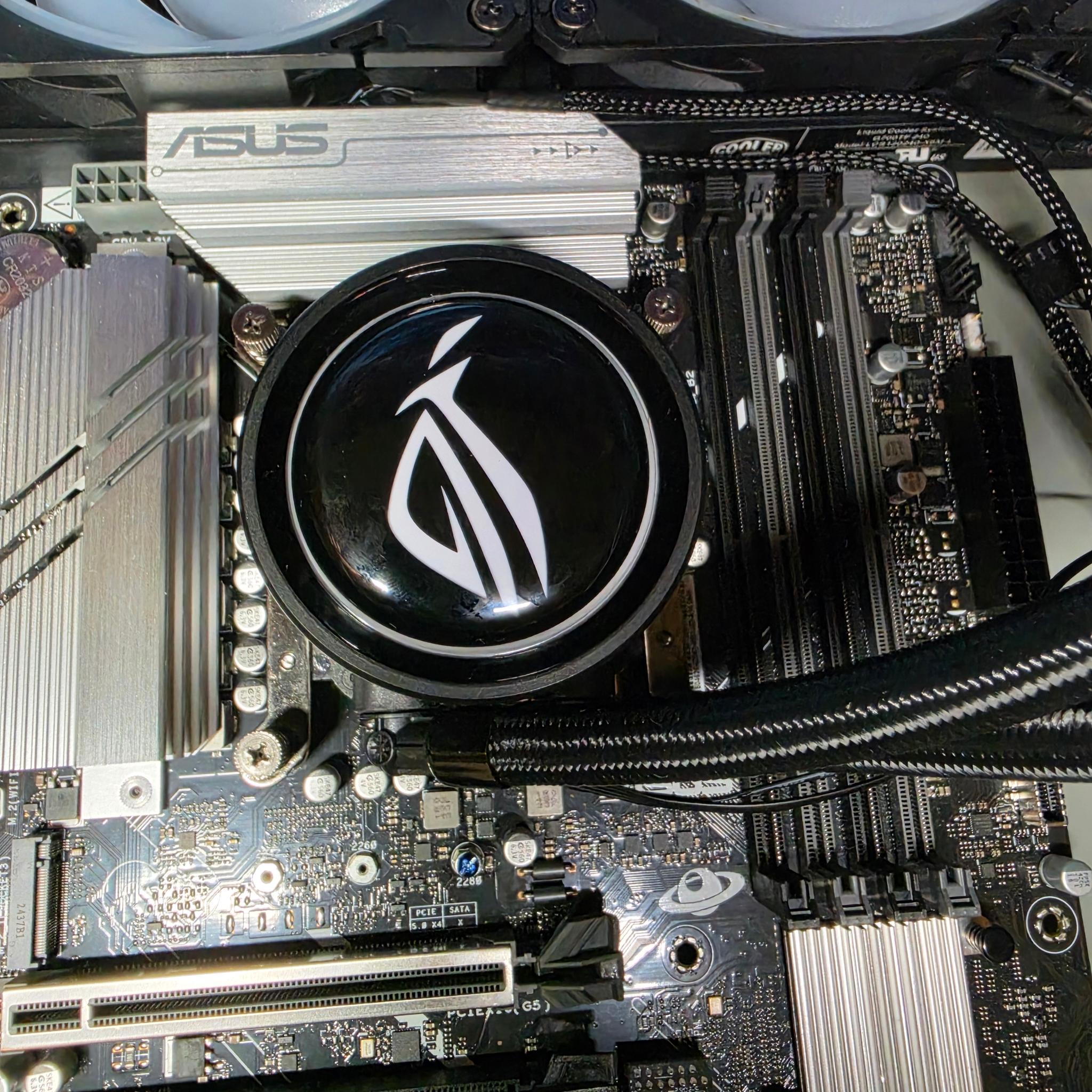 Intel Core Ultra 265f + ASUS B860M MAX GAMING AX + 240MM AIO