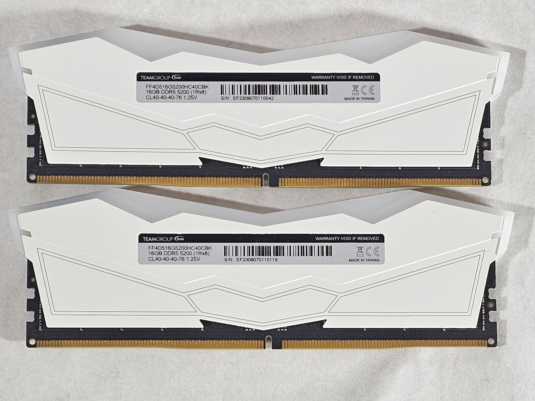 32GB DDR5 (2x16GB) CL40 5200MHz White RGB T-FORCE DELTA R