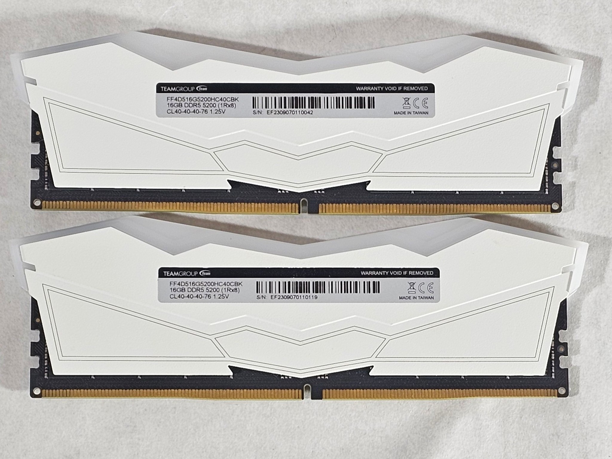 32GB DDR5 (2x16GB) CL40 5200MHz White RGB T-FORCE DELTA R