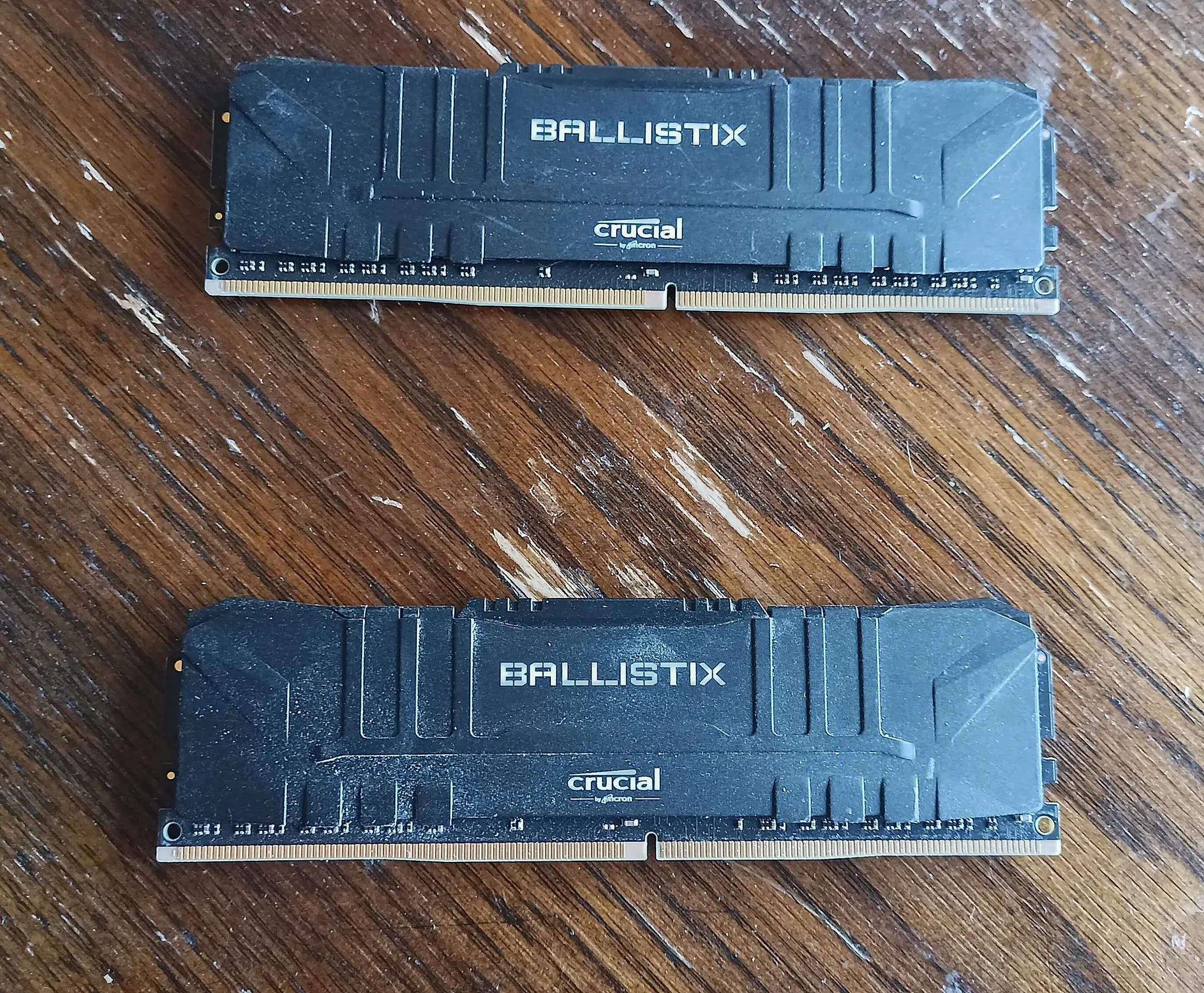 (BLACK) Crucial Ballistix 8GB (2 x 4GB) DDR4 2400 (PC4 19200) Desktop Memory Model