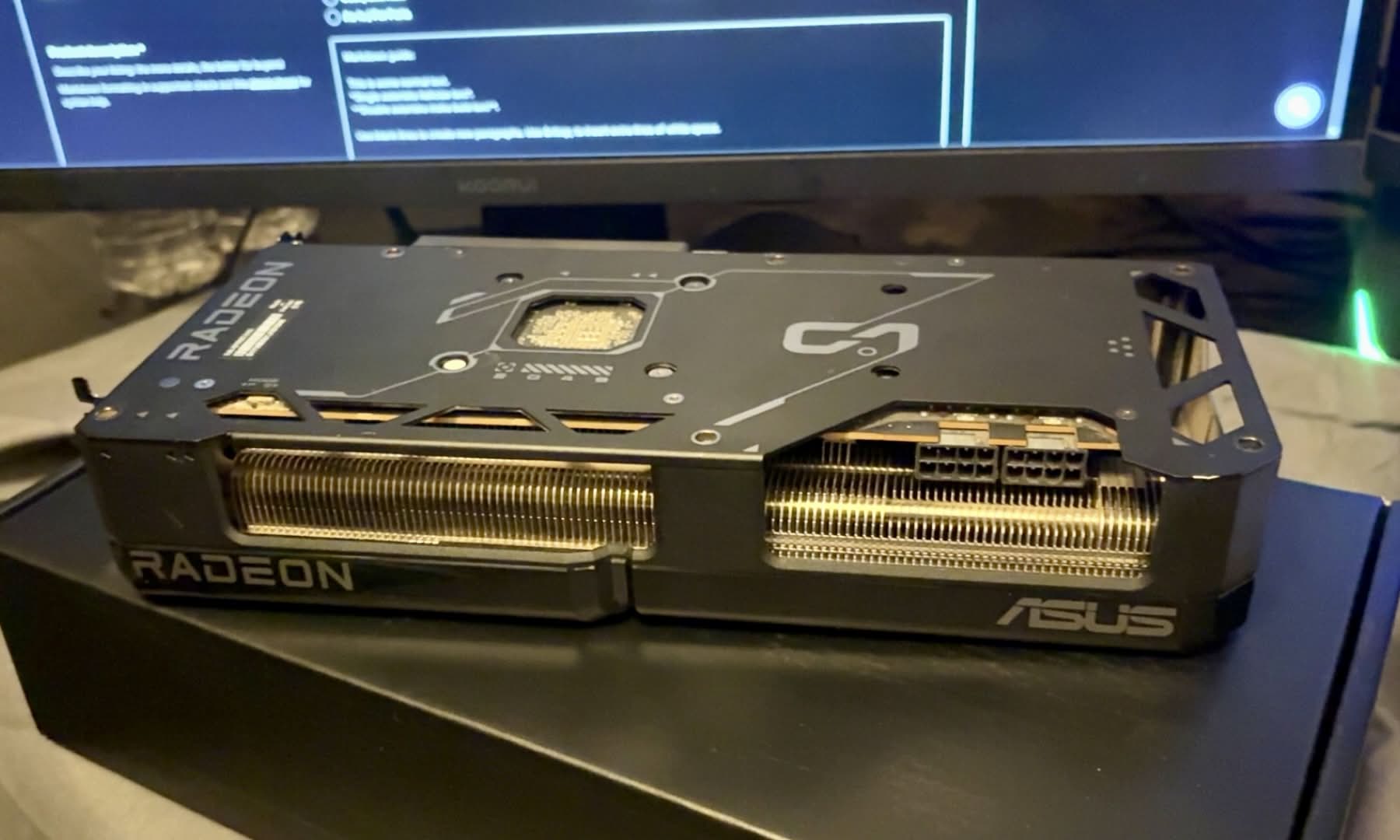 ASUS DUAL OC Radeon RX 7800 XT - Image 2